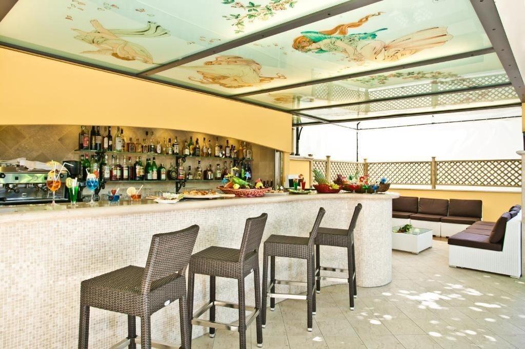 Bar/Salón Hotel Belsoggiorno