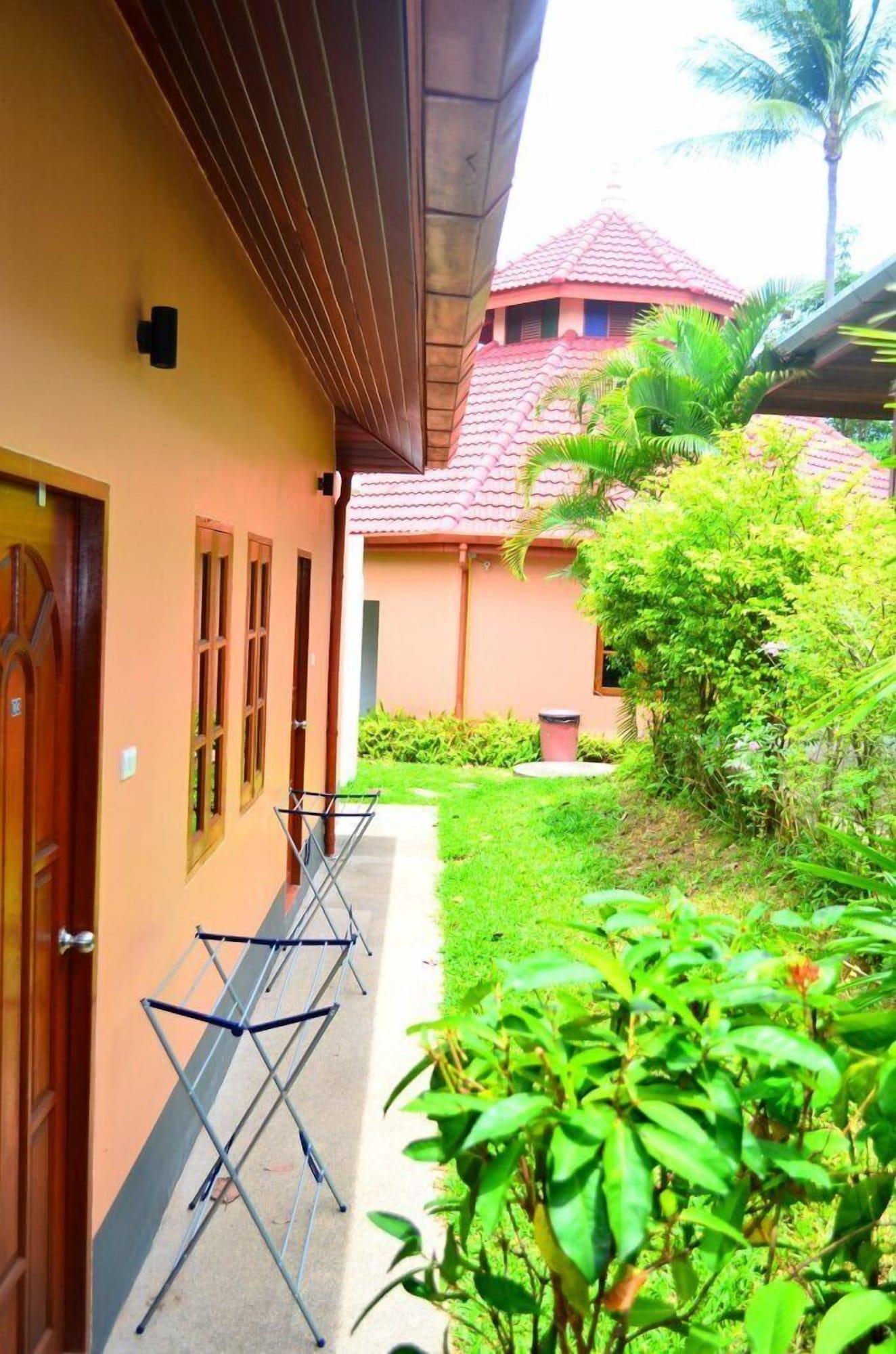 Vista Exterior The Happy Elephant Resort