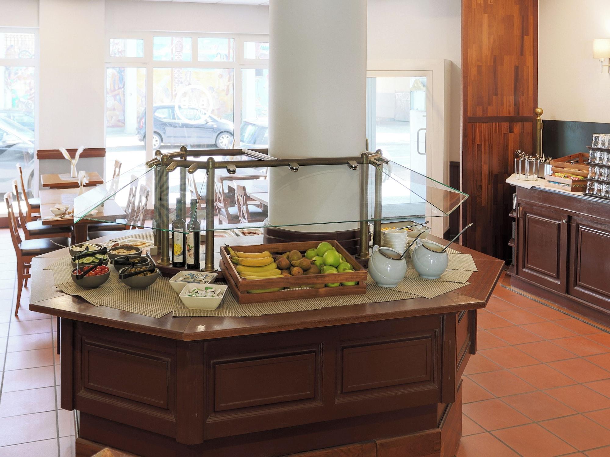 Restaurant B&B HOTEL Mannheim-City