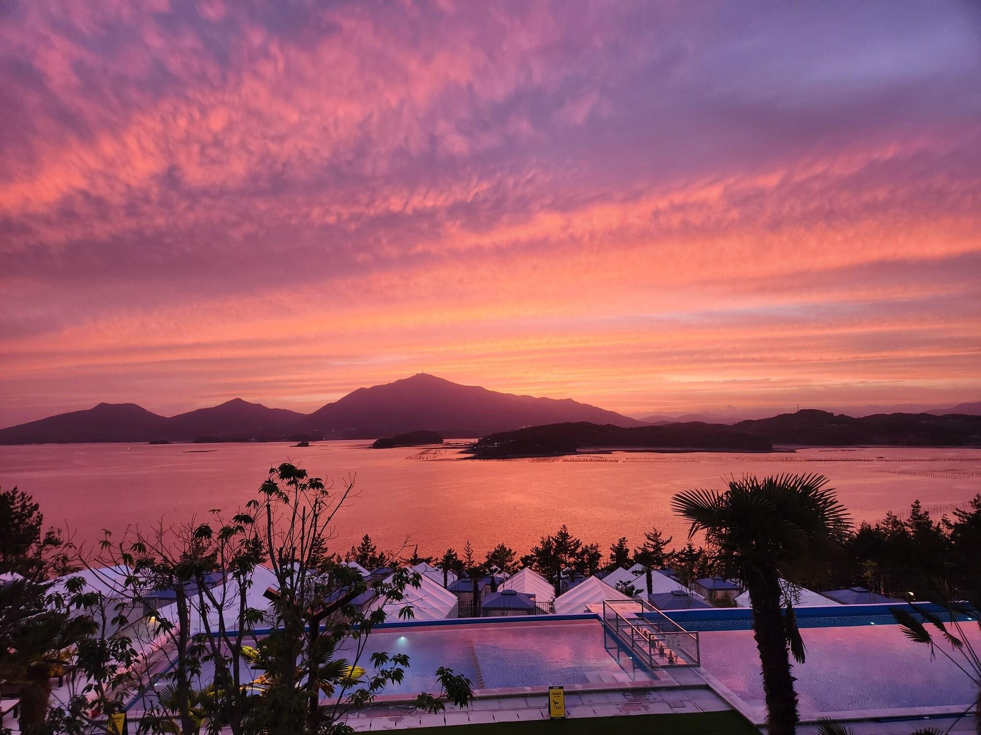 Vista Exterior Bito Sunsetforest Glamping