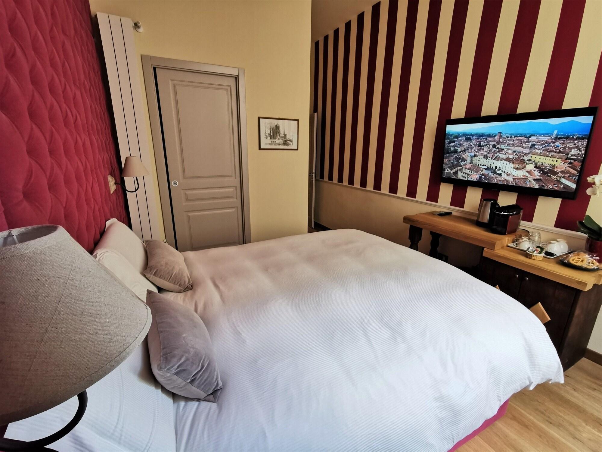 Varios Chalet Lucca