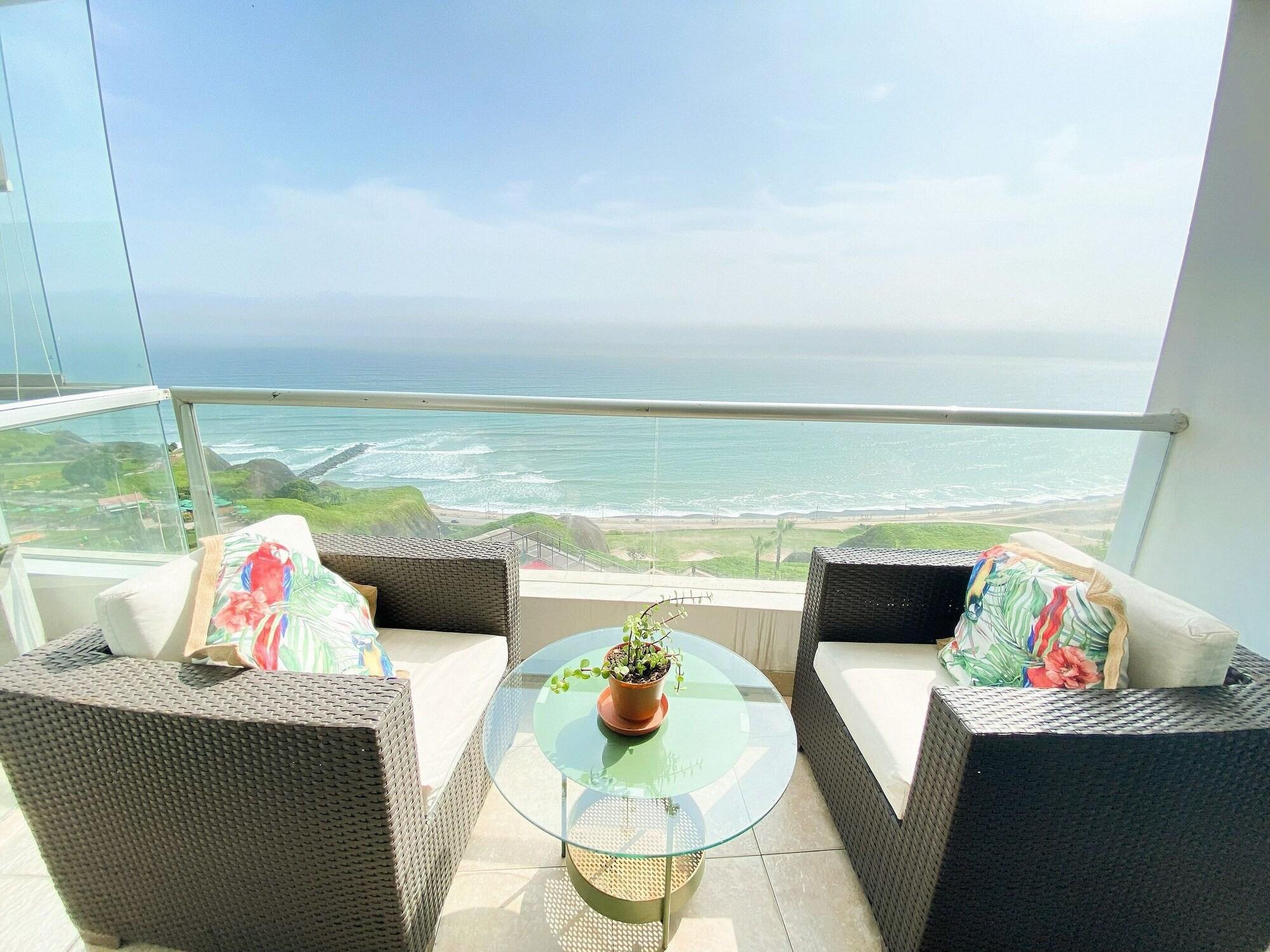 Varios Miraflores duplex with ocean view garage
