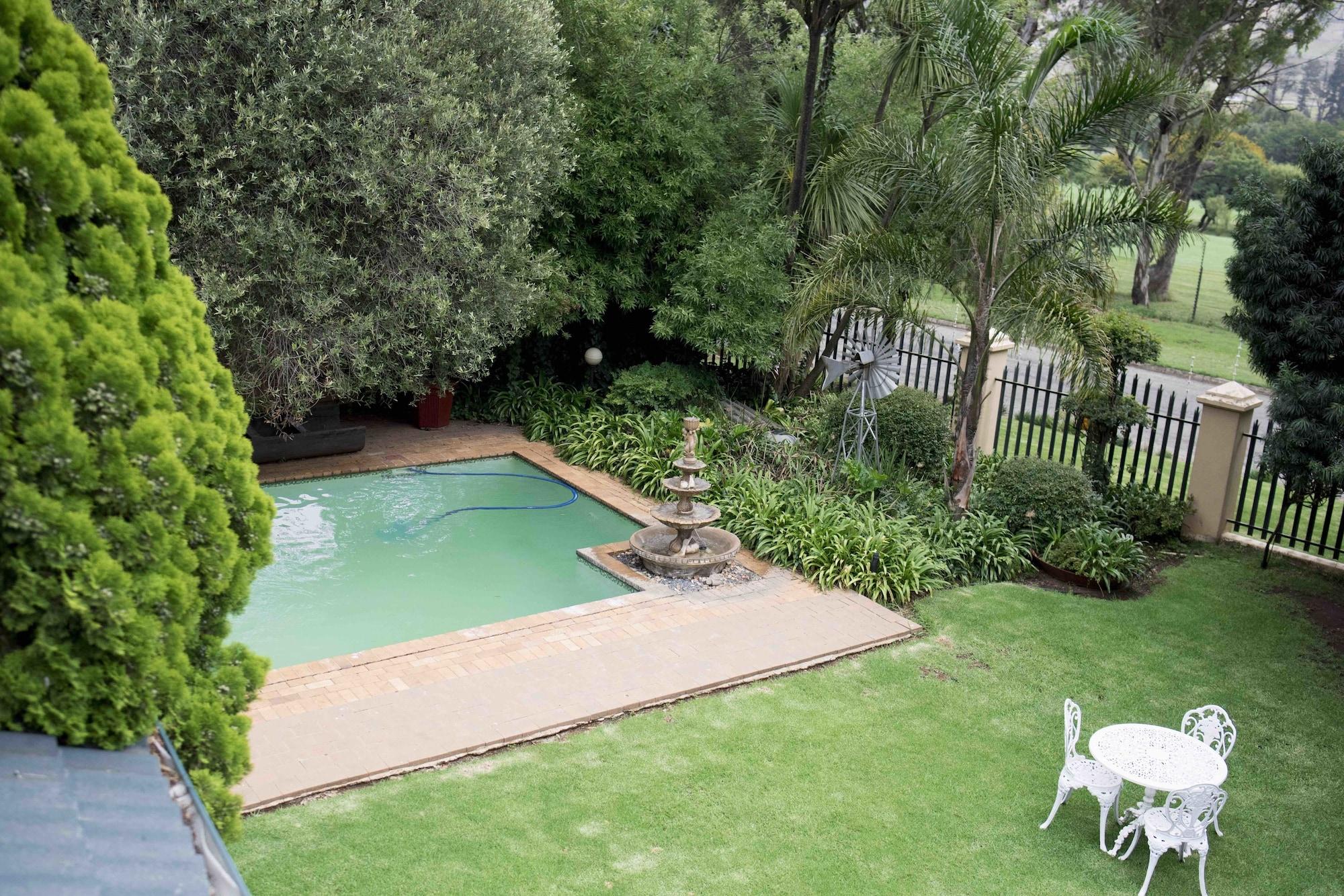 Vista Piscina Greenfields Guest House