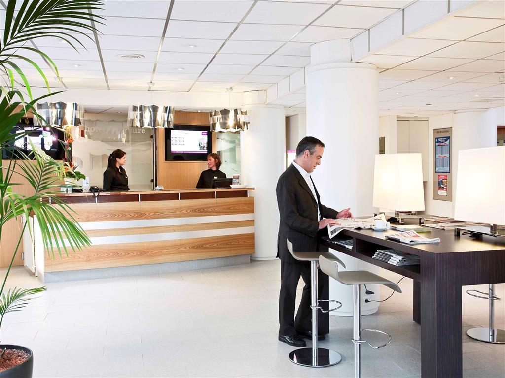 Vista Lobby Mercure Pau Palais Sports