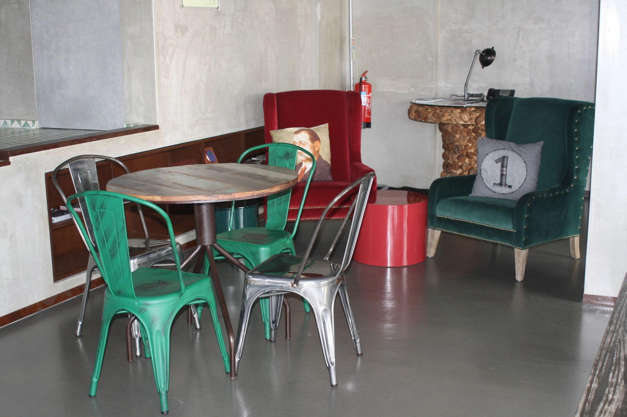Vista Lobby N1 Hostel Apartments & Suites