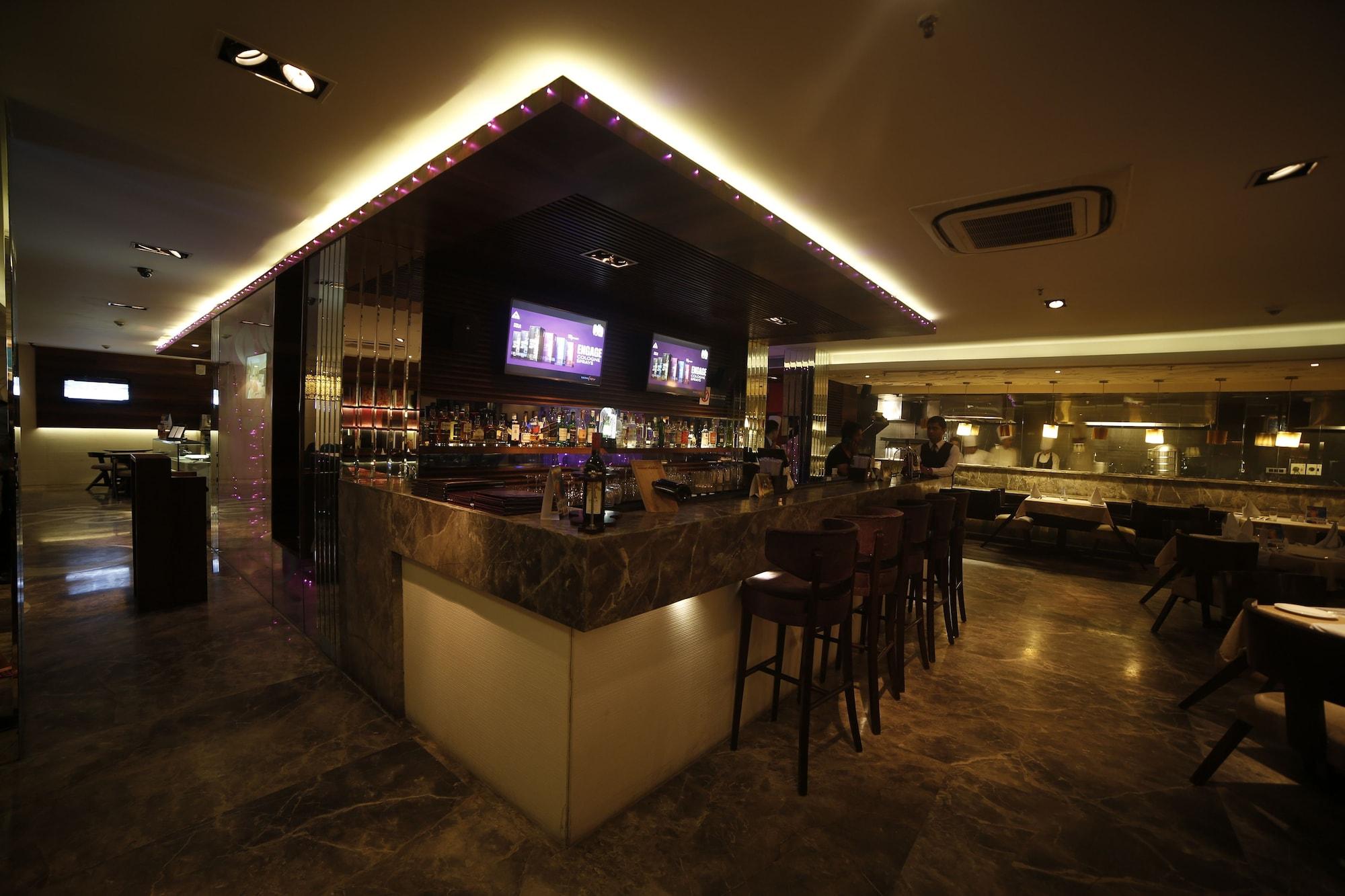Bar/Salón Maya Hotel