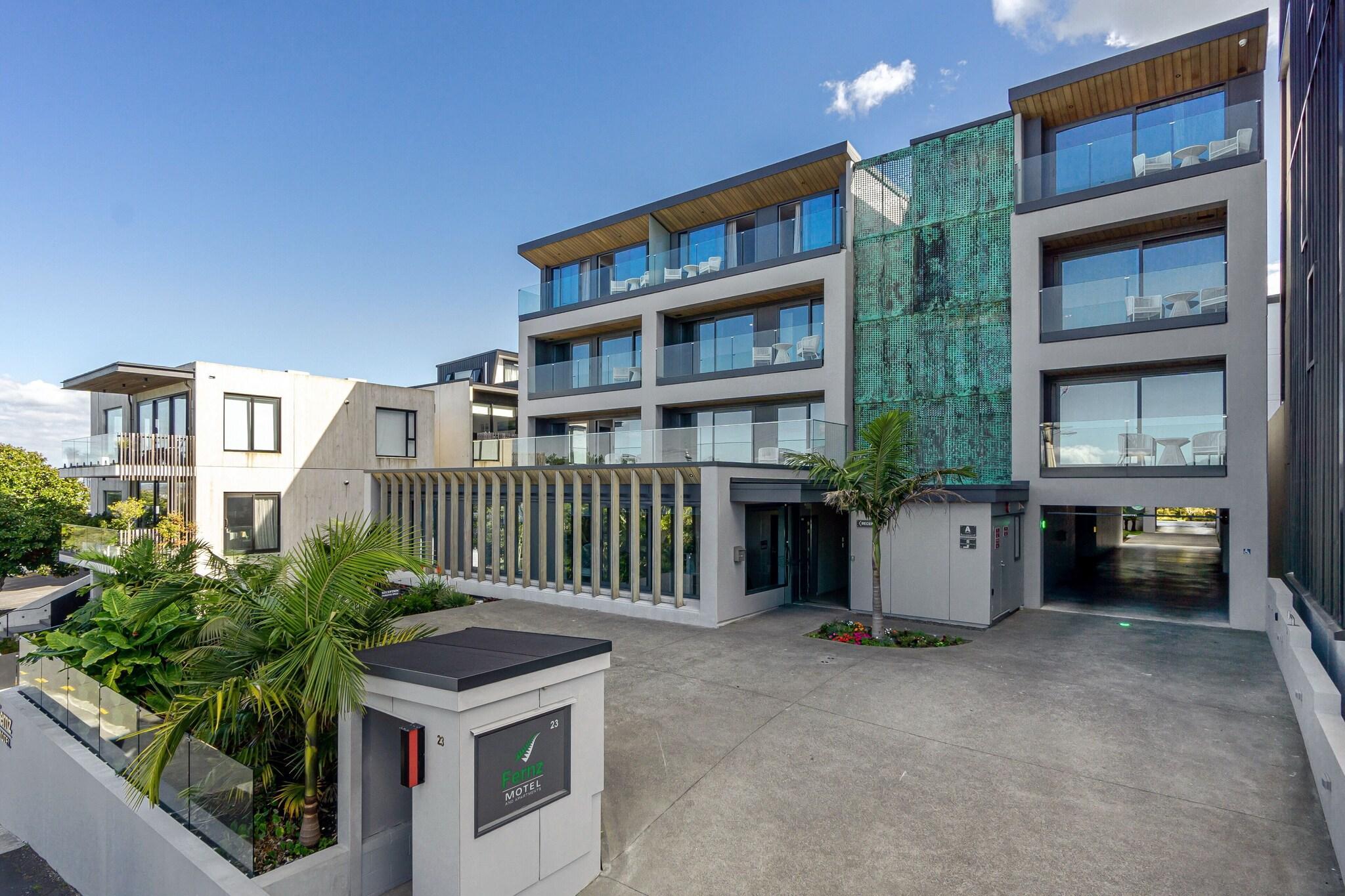 Vista Exterior Fernz Motel & Apartments Birkenhead