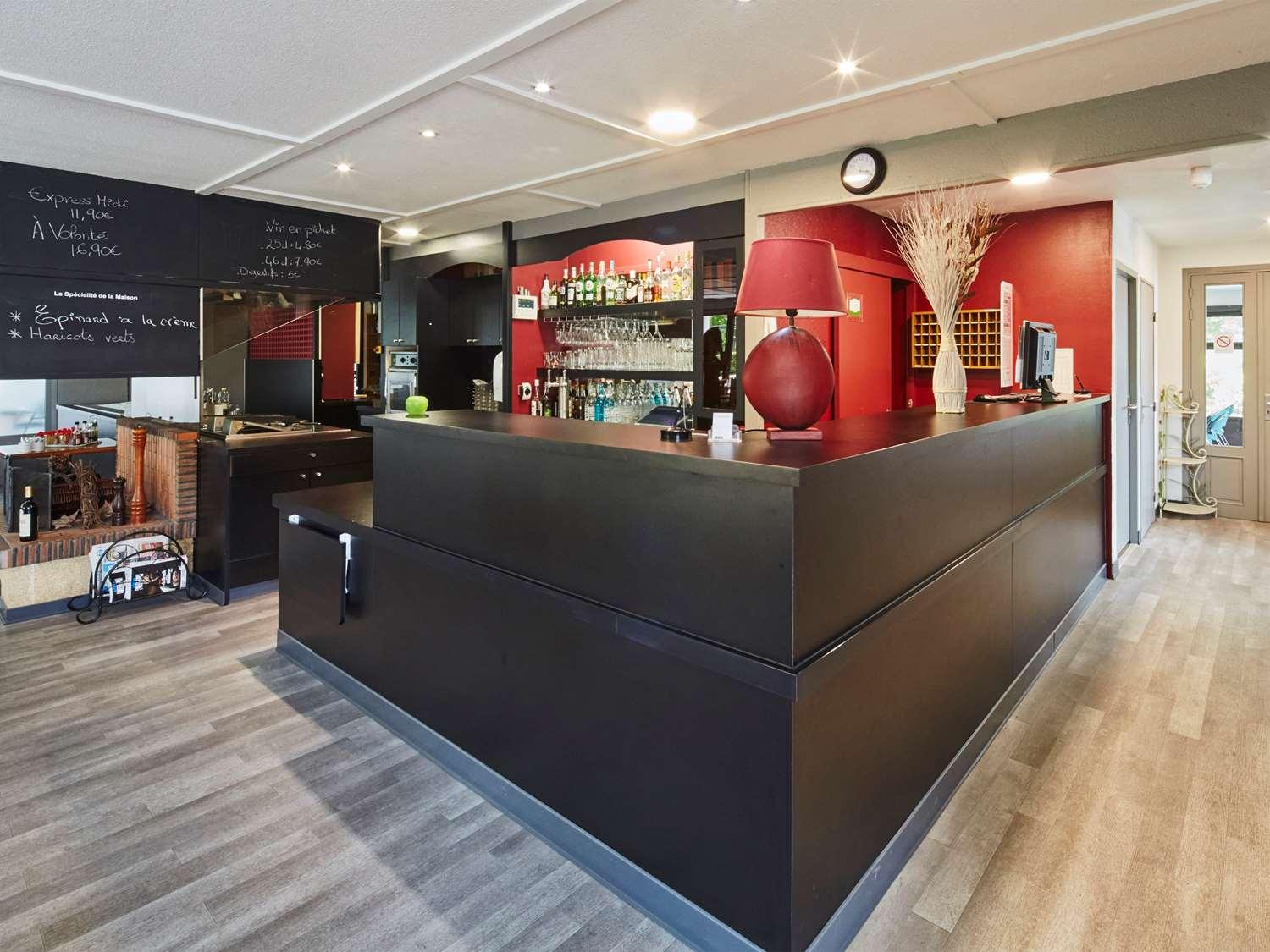 Vista Lobby Campanile Melun Vert St Denis