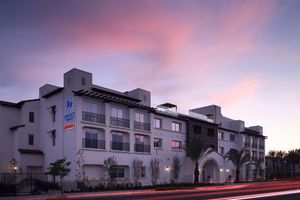 Alojamiento - Sanctity Hotel Rancho Cucamonga, Tapestry Collection Hilton