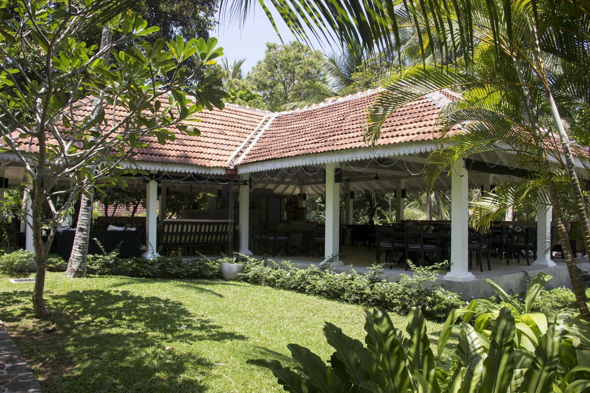 Vista Exterior Why House