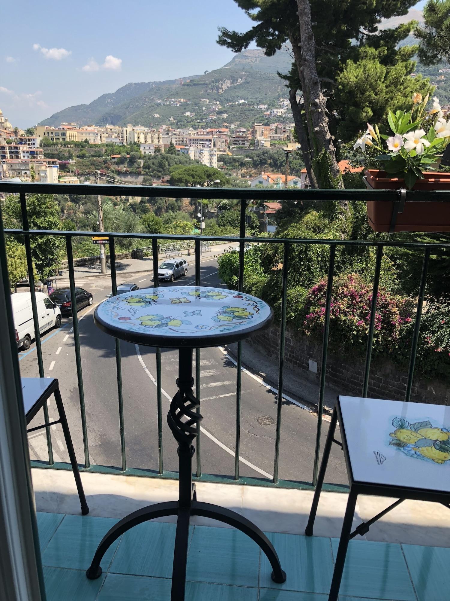 Varios Vesuvio View