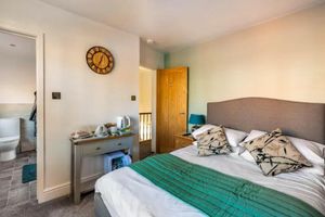 Alojamiento - Camaraderie Guest House