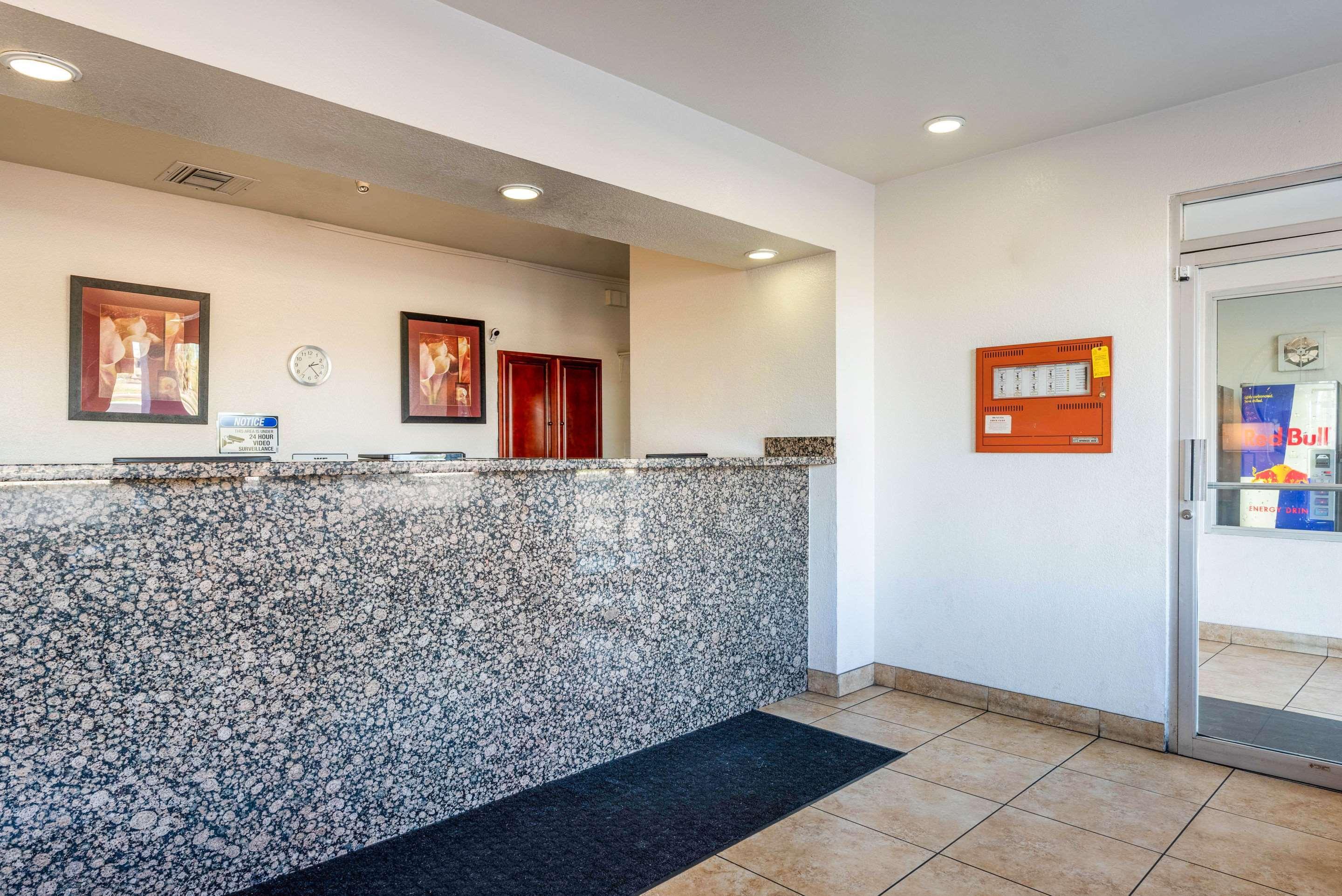 Vista Lobby Econo Lodge Phoenix North I-17