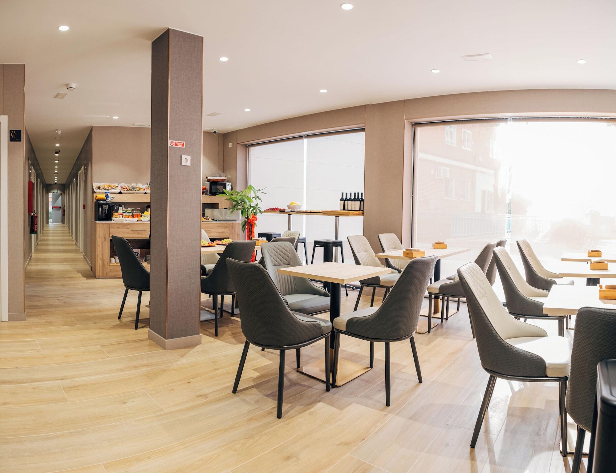 Bar/Salón Hotel Golden Madrid