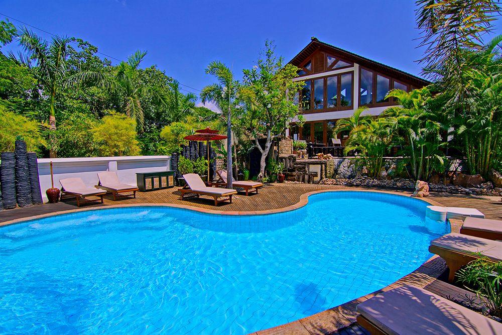 Vista Piscina Hotel By The Red Canal