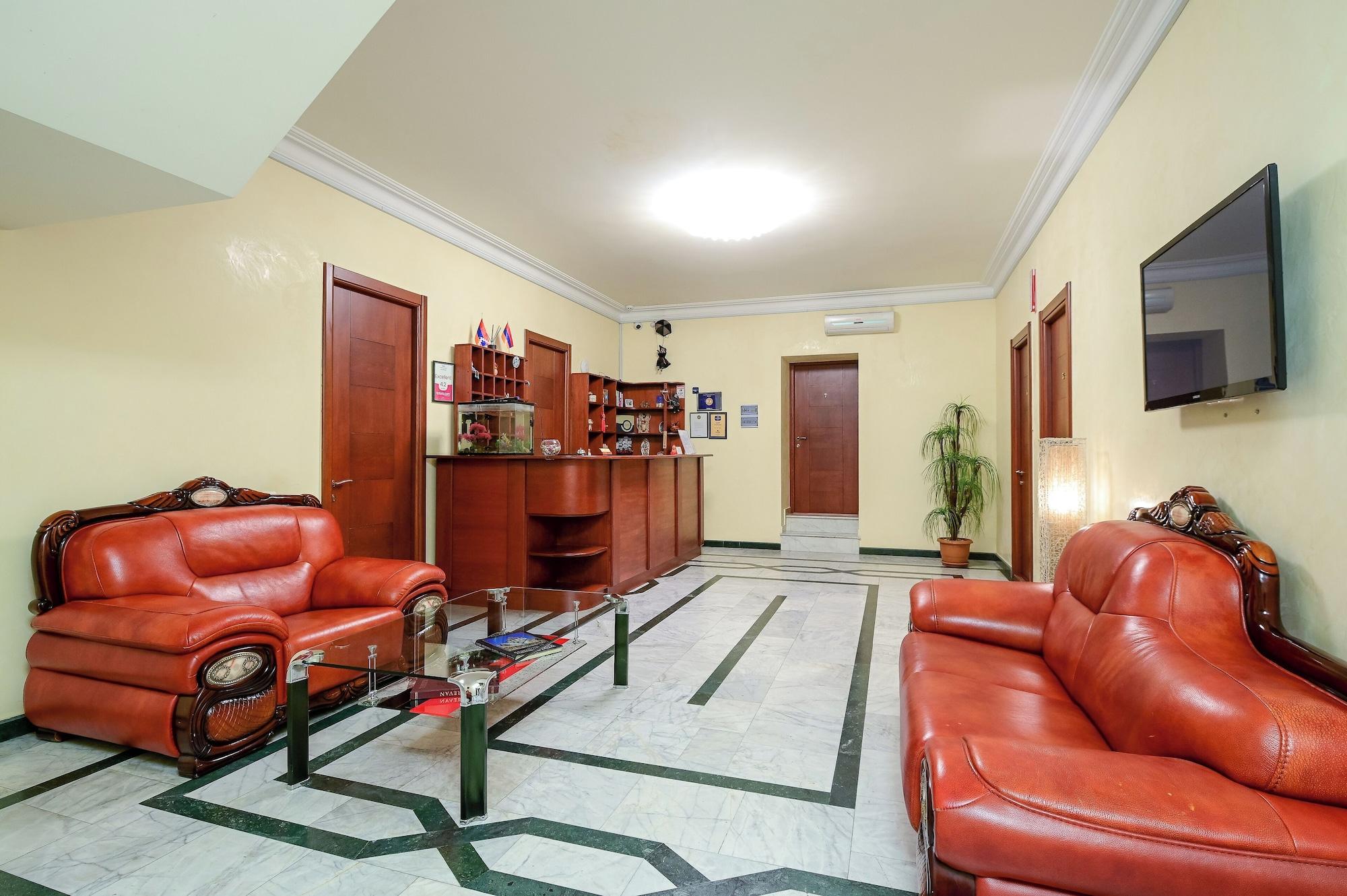 Vista Lobby Mia Casa Hotel