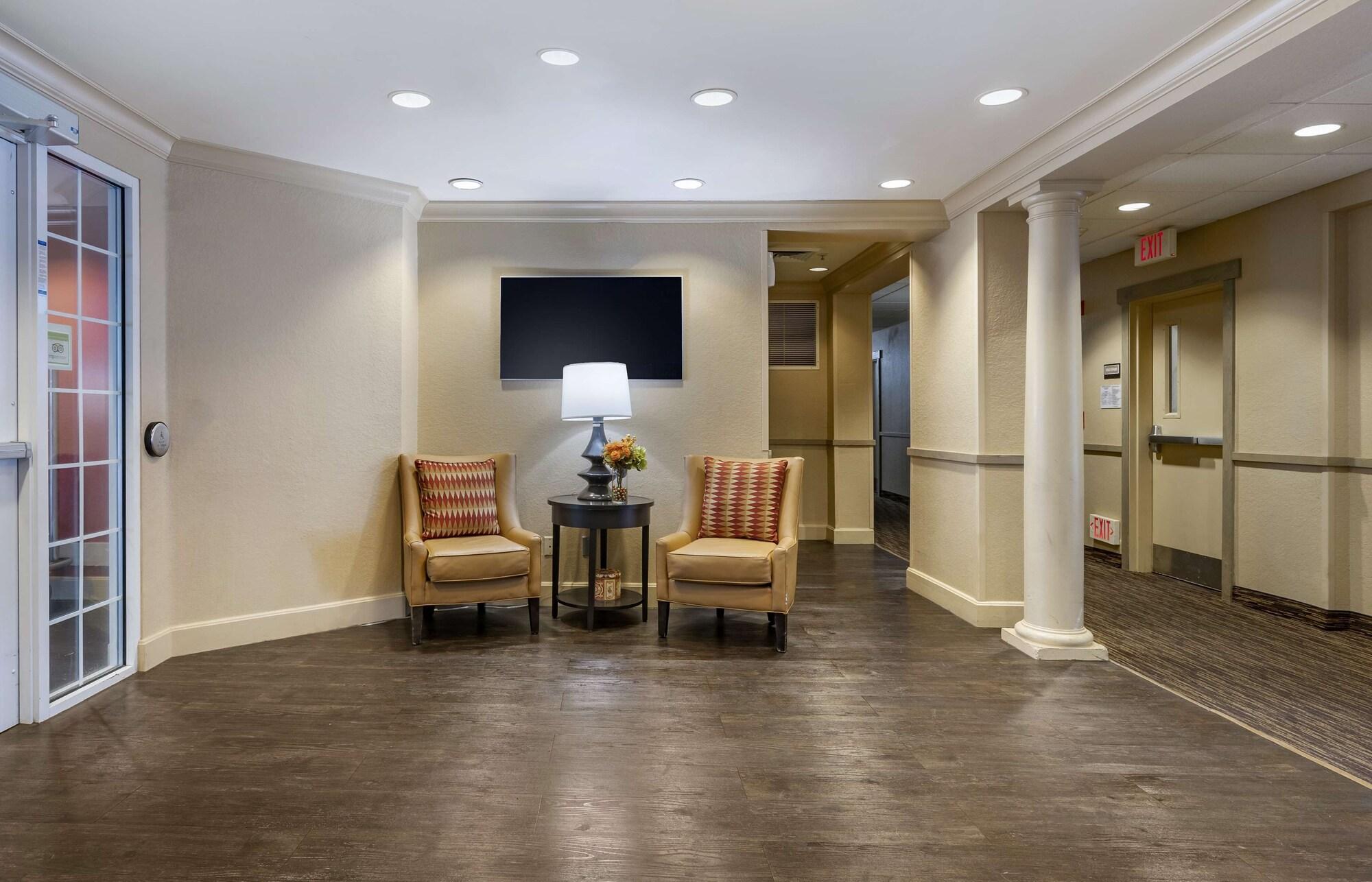 Vista Lobby Extended Stay America Suites Orlando Maitland 1776 Pembrook