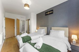 Alquiler Vacacional - Spacious 2 Bedroom 2 Bath In Watford Central • Free Parking • Sleeps 6