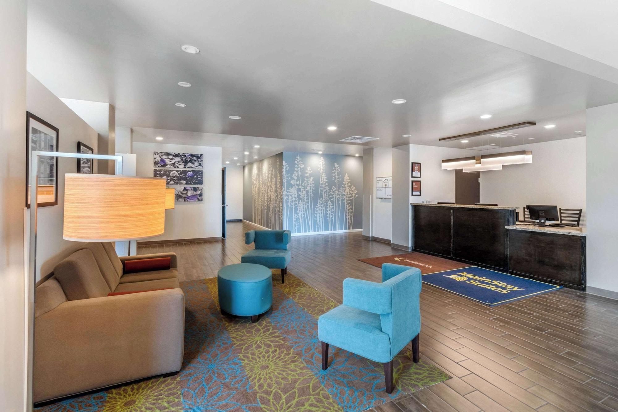 Vista Lobby MainStay Suites Denver International Airport