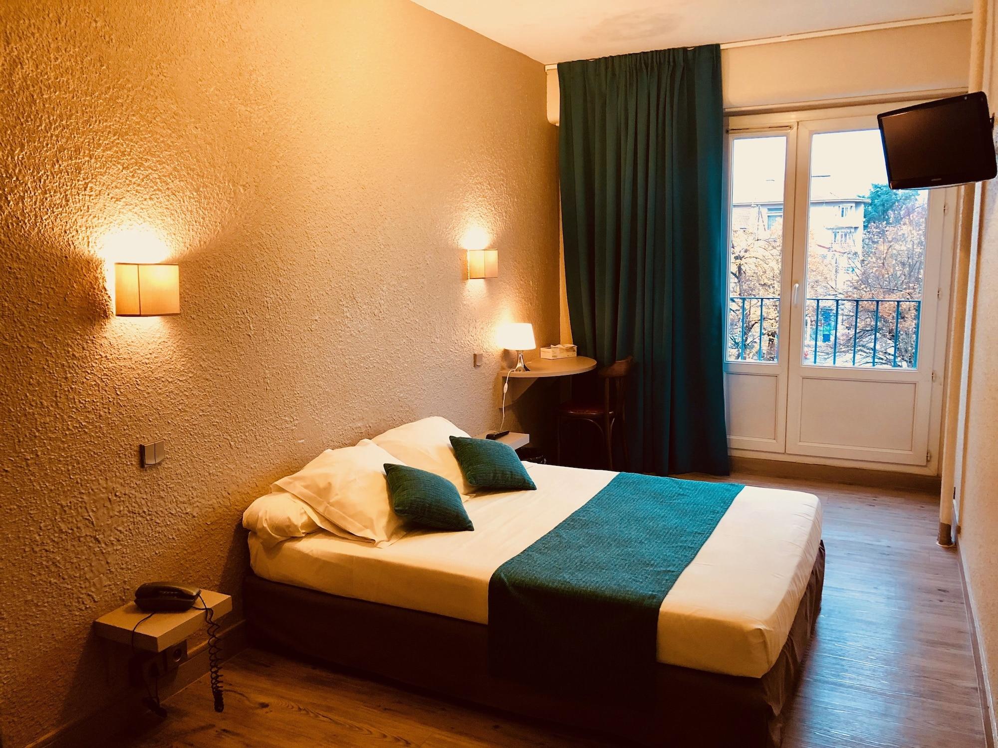 Varios Firmhotel