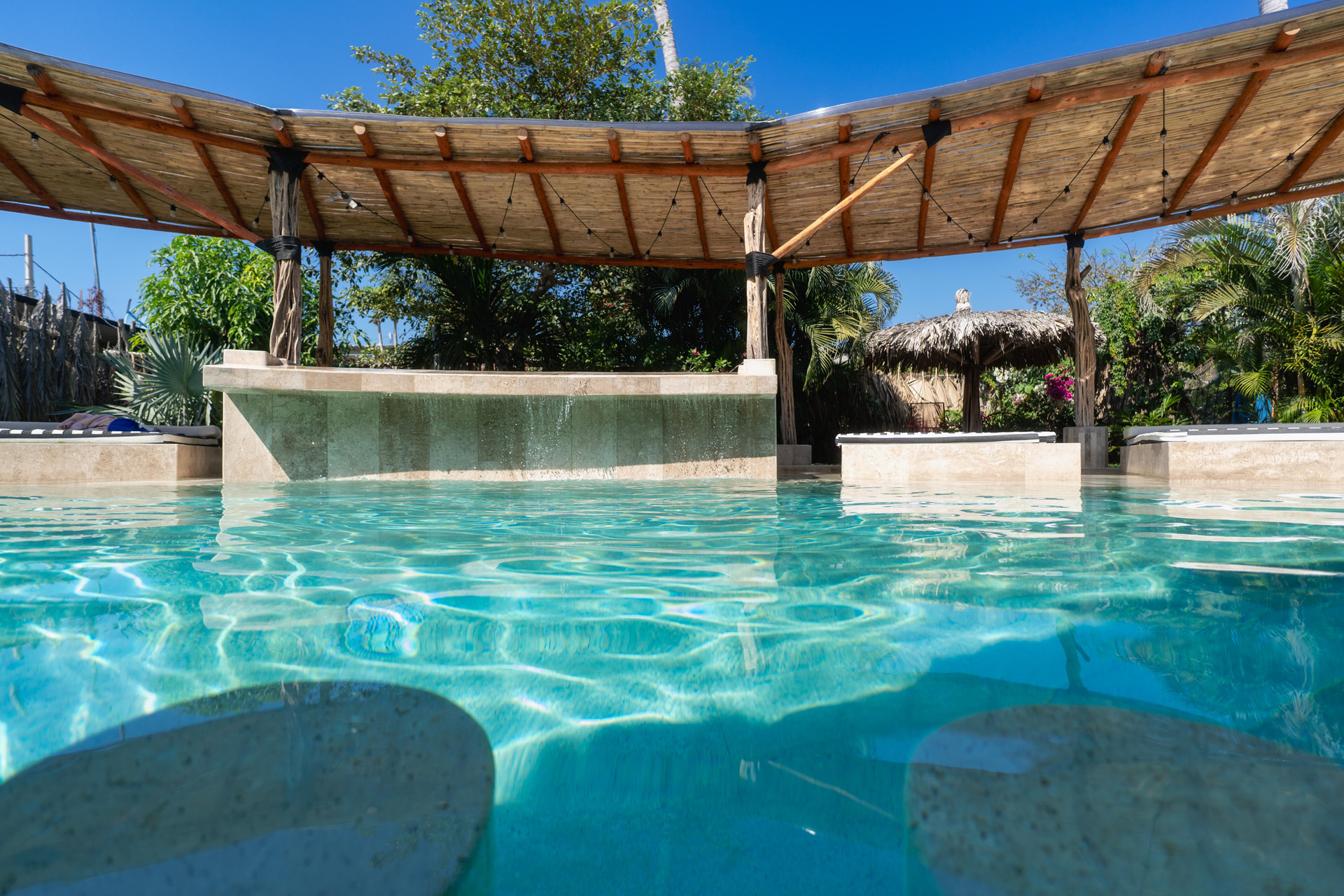 Vista Piscina Hotel Ashly Loma Larga