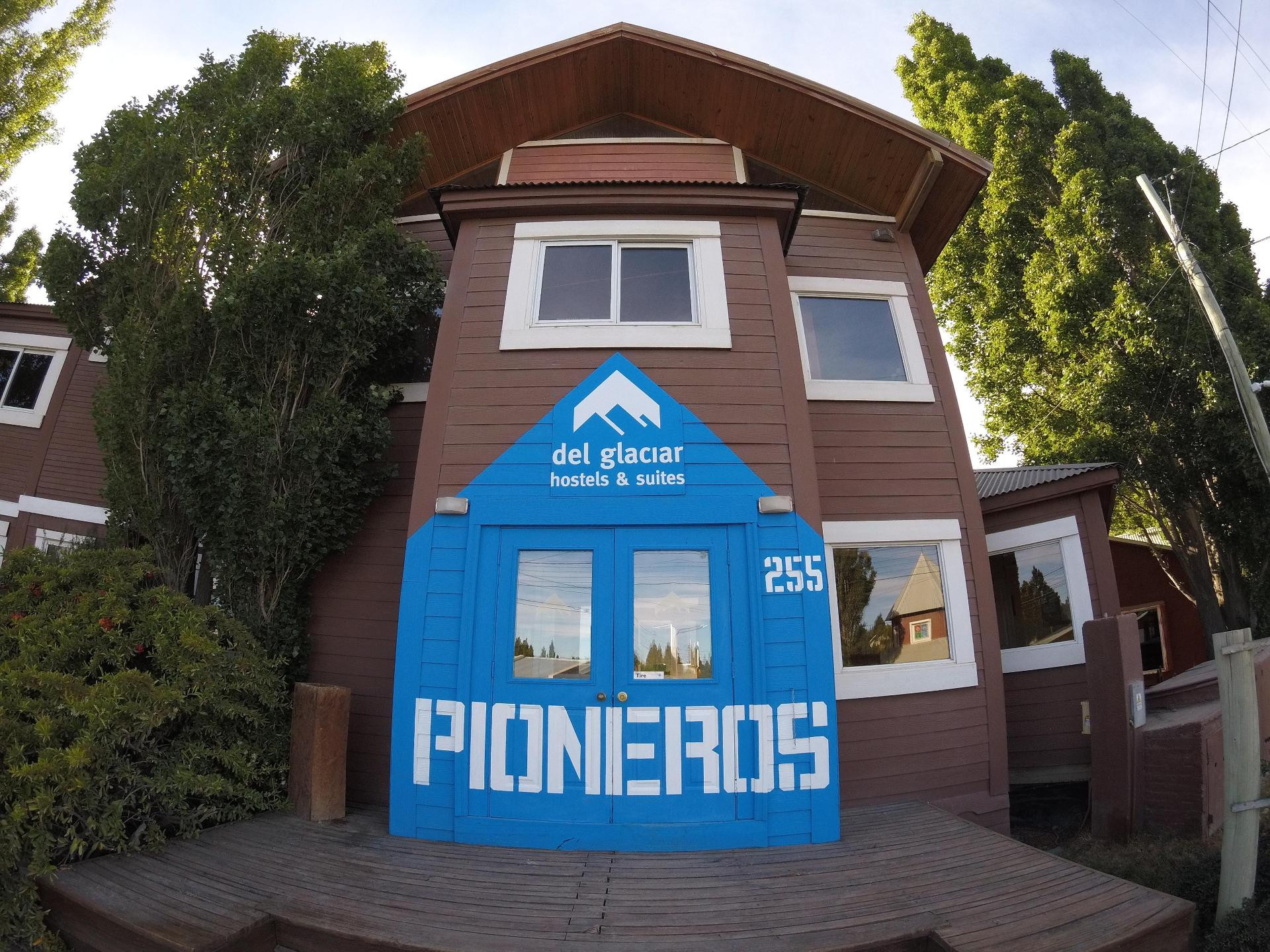 Vista Exterior Hostel del Glaciar Pioneros