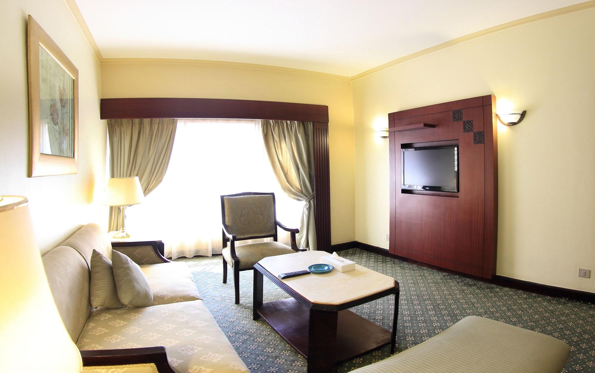 Habitación Pyramisa Suites Hotel Cairo