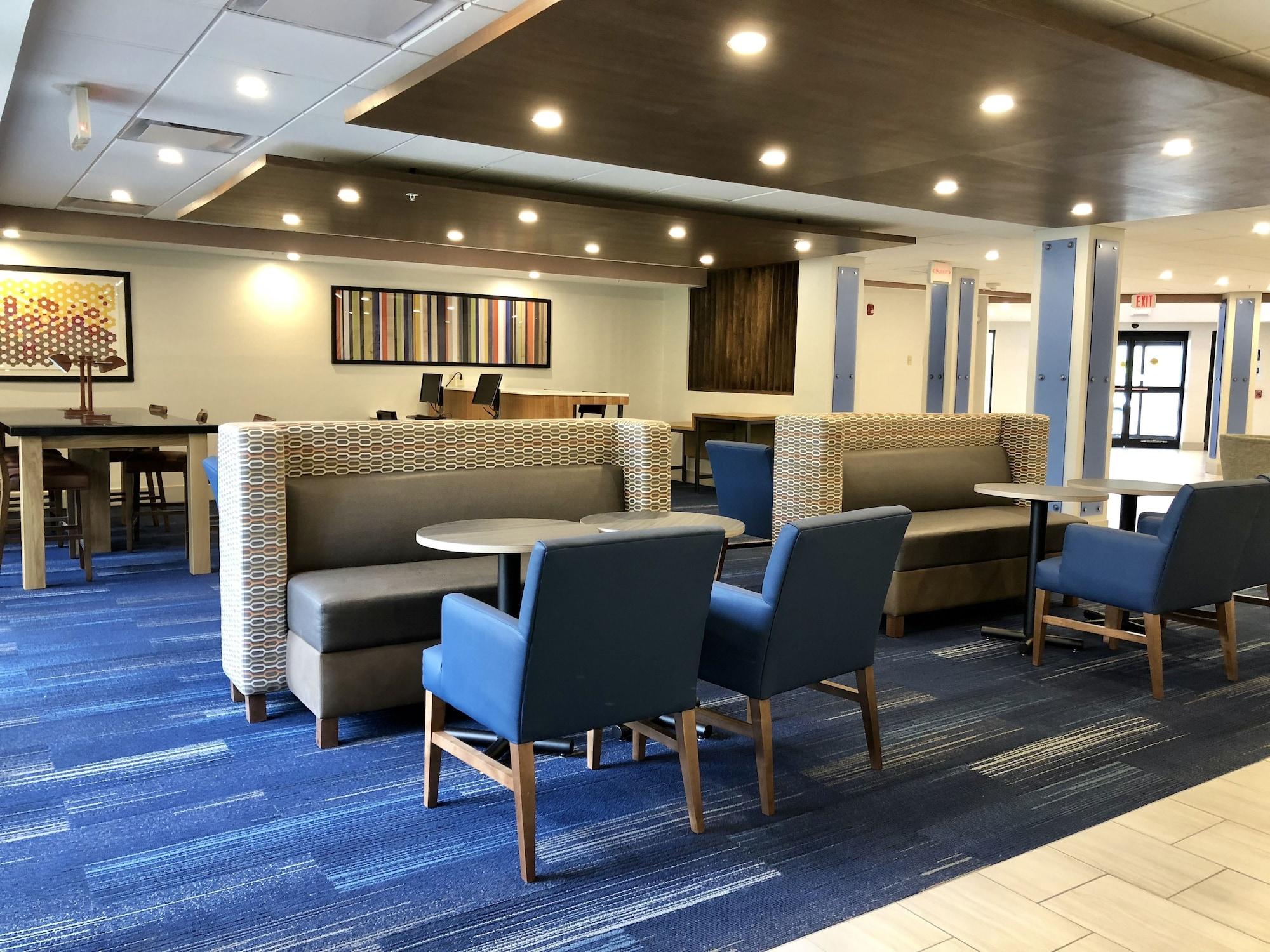 Vista Exterior Holiday Inn Express Hotel & Suites Great Barrington by IHG