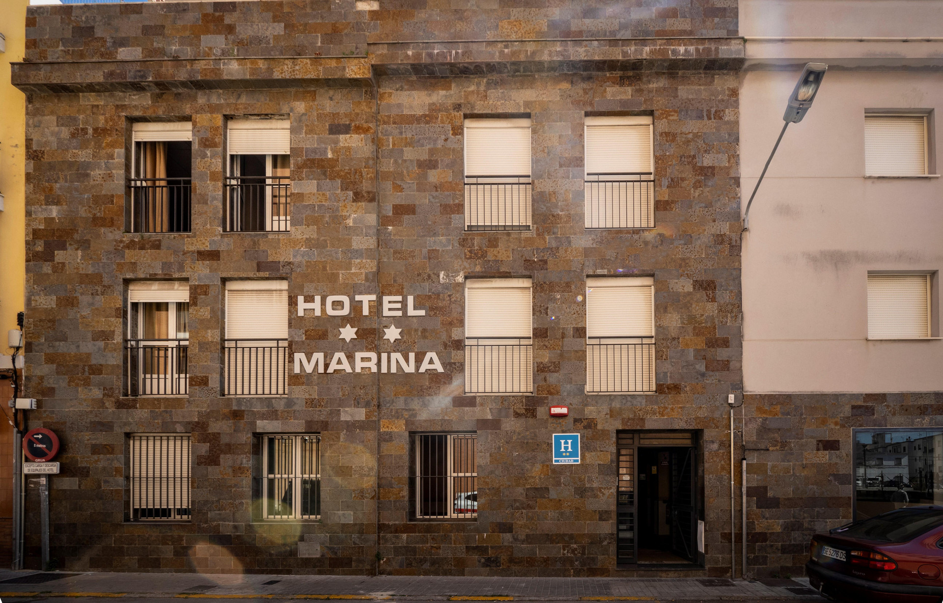Vista Exterior Hotel Marina
