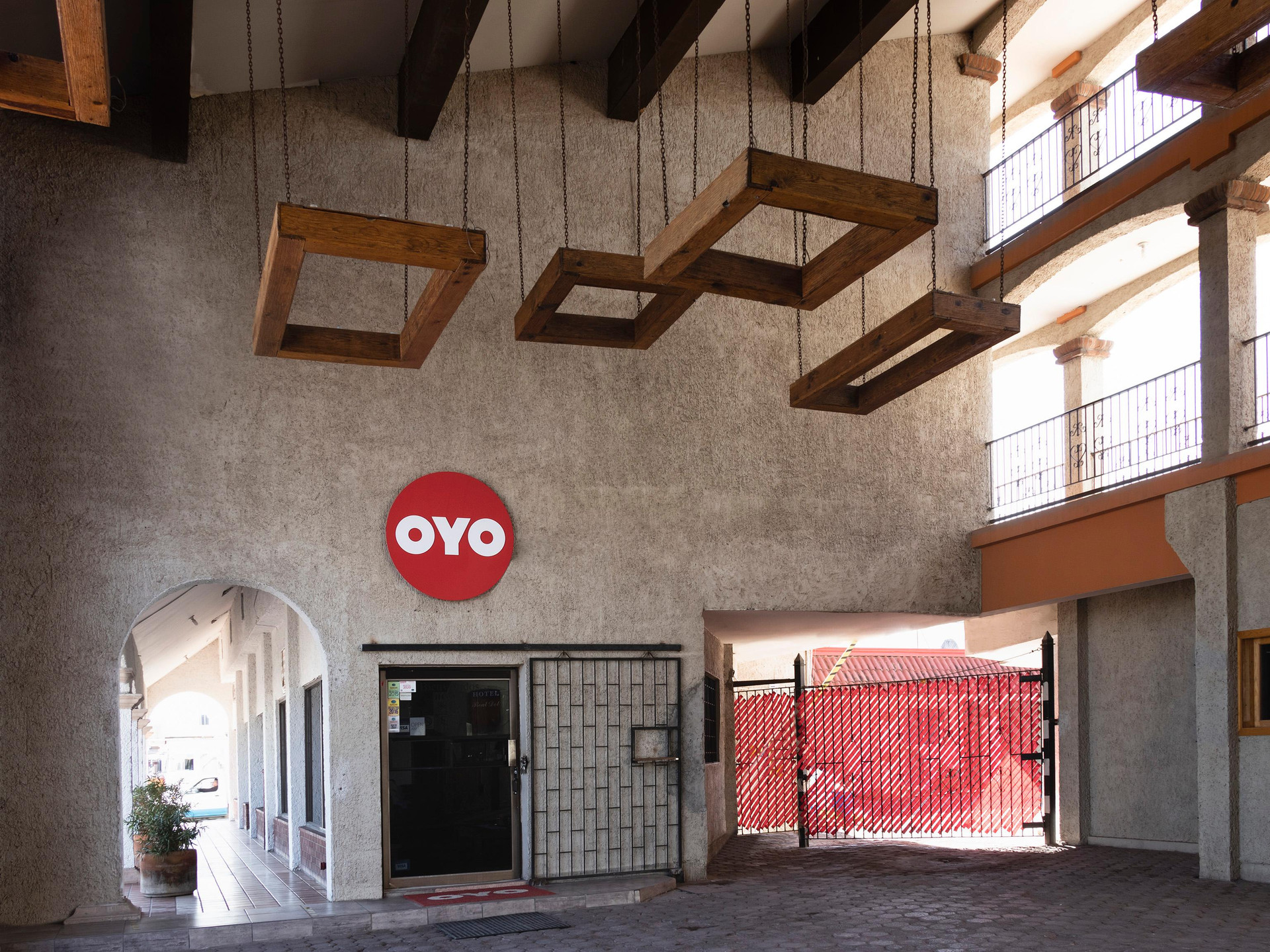 Vista Exterior OYO Hotel Real Del Sur, Estadio Chihuahua