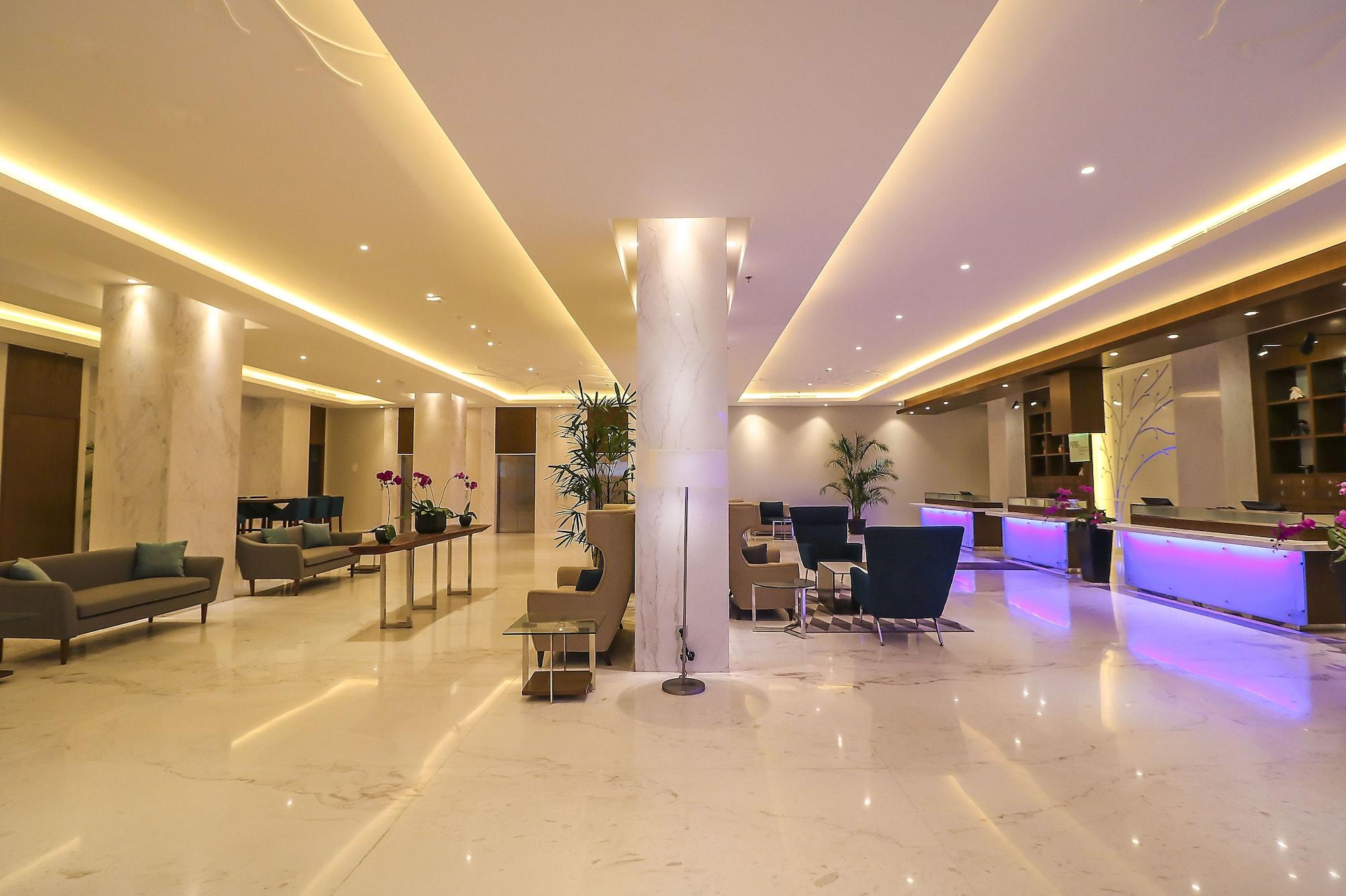 Vista Lobby Four Points by Sheraton Manado