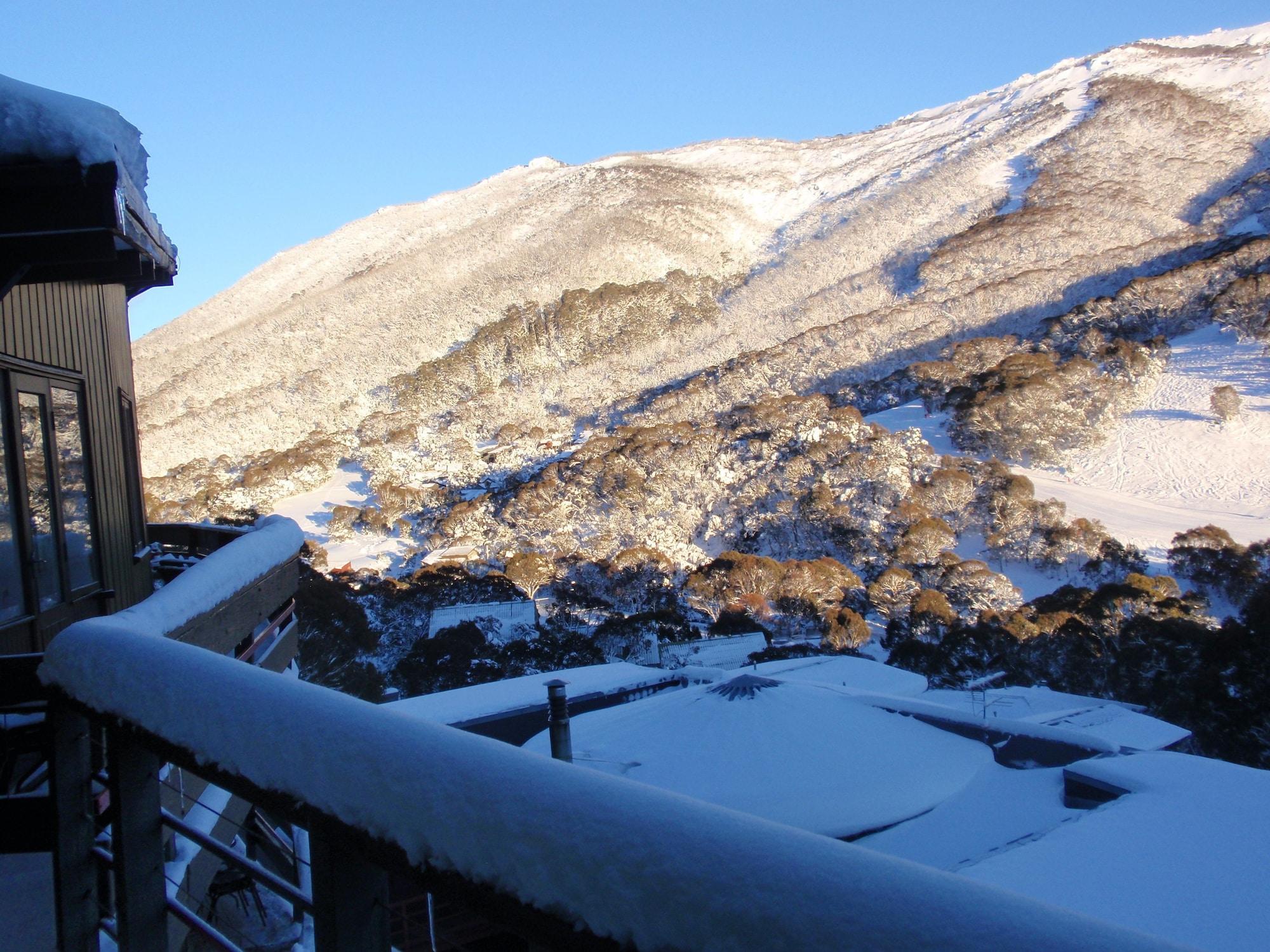 Vista Exterior Kasees Apartments & Mountain Lodge