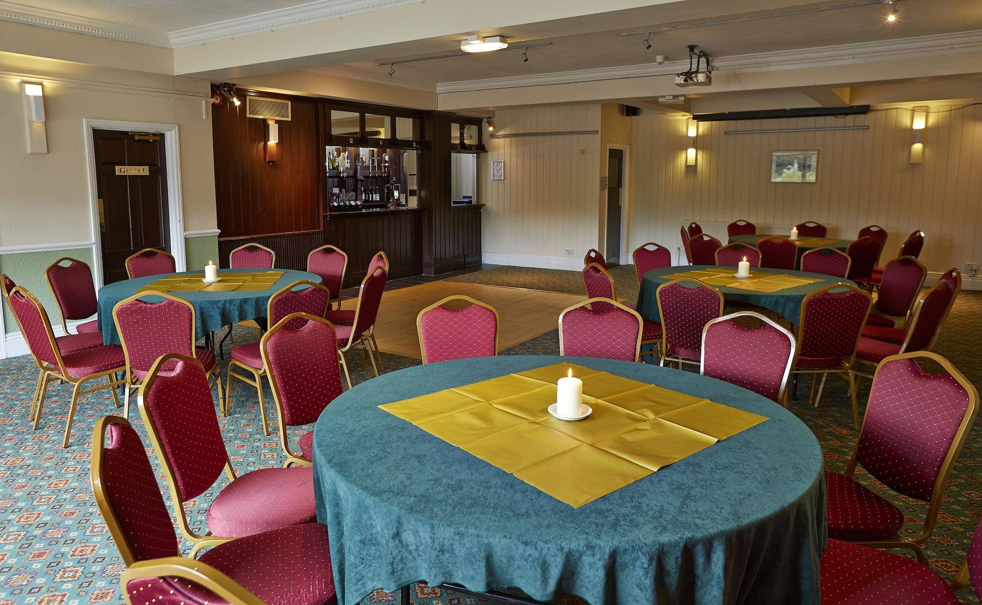 Salón de Baile The Raven Hotel by Greene King Inns
