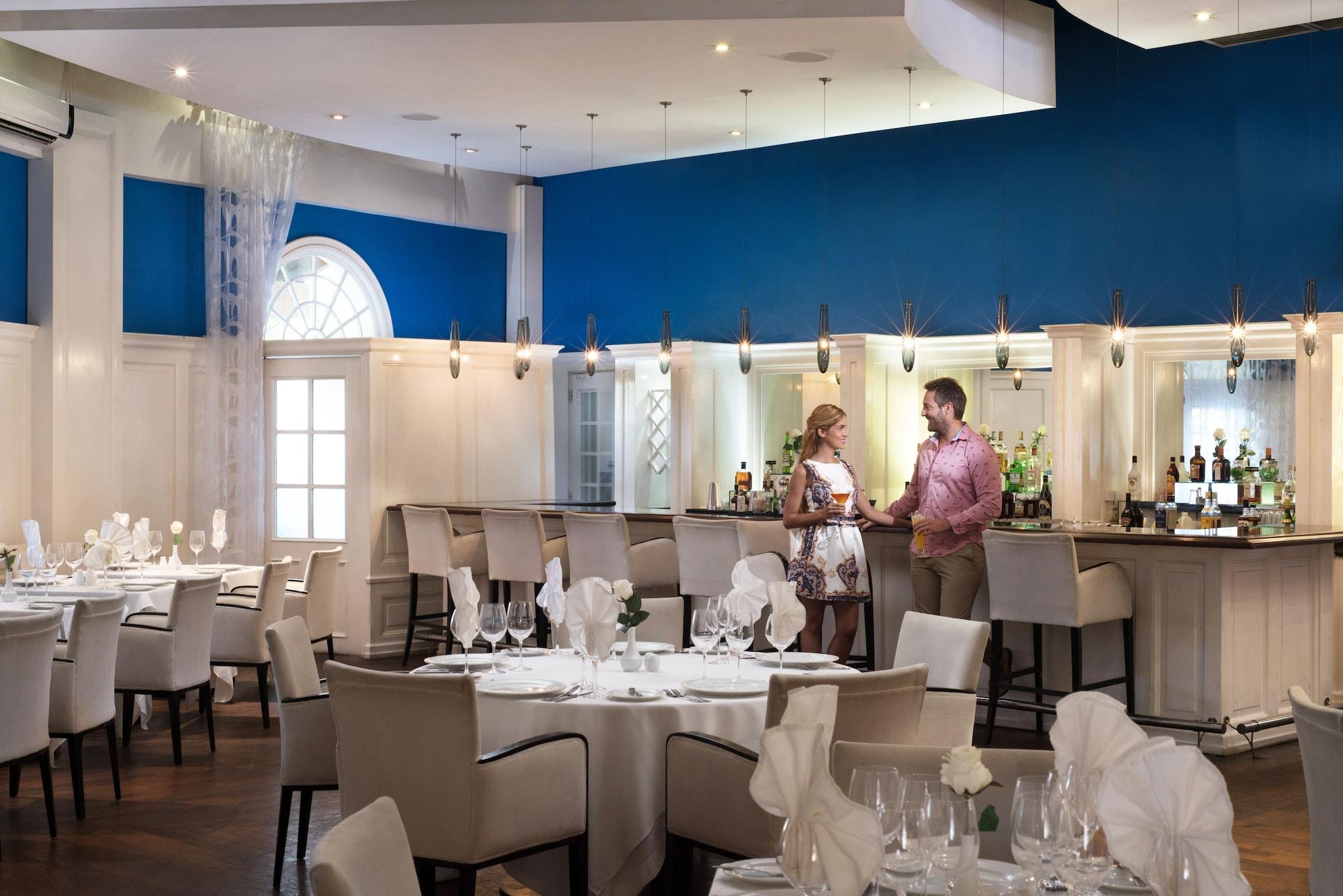 Restaurant Presidential Suites by Lifestyle - All Inclusive