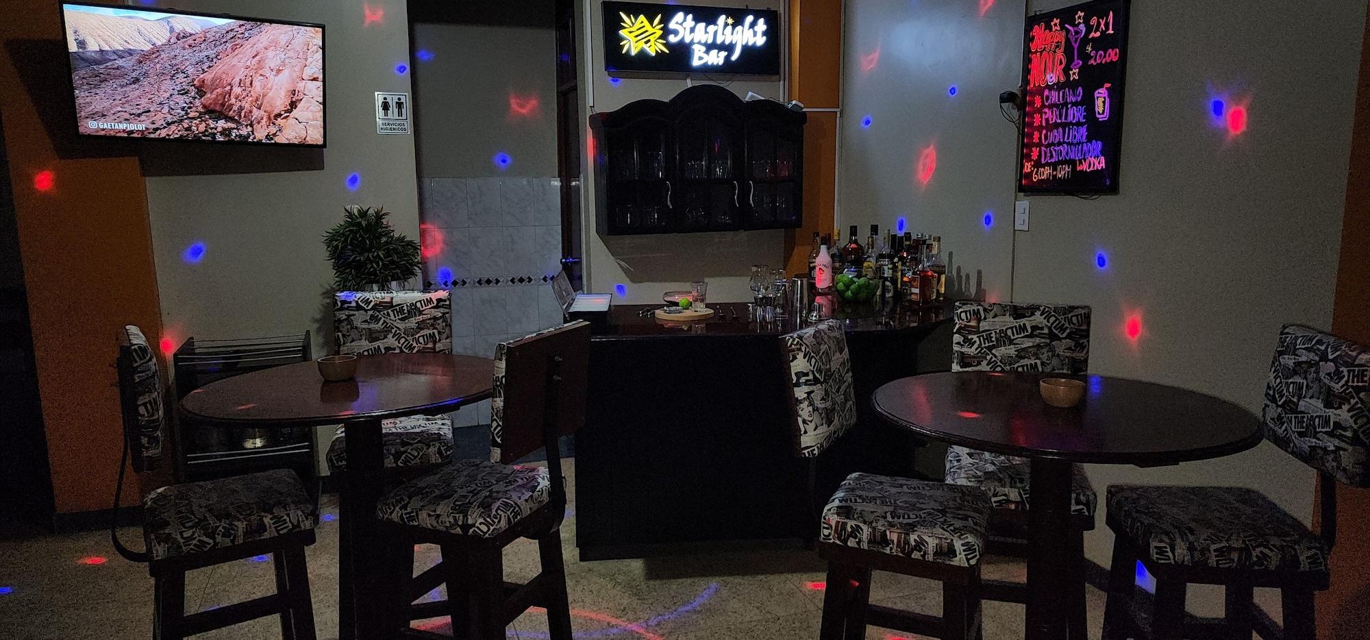 Bar/Salón Starlight Inn