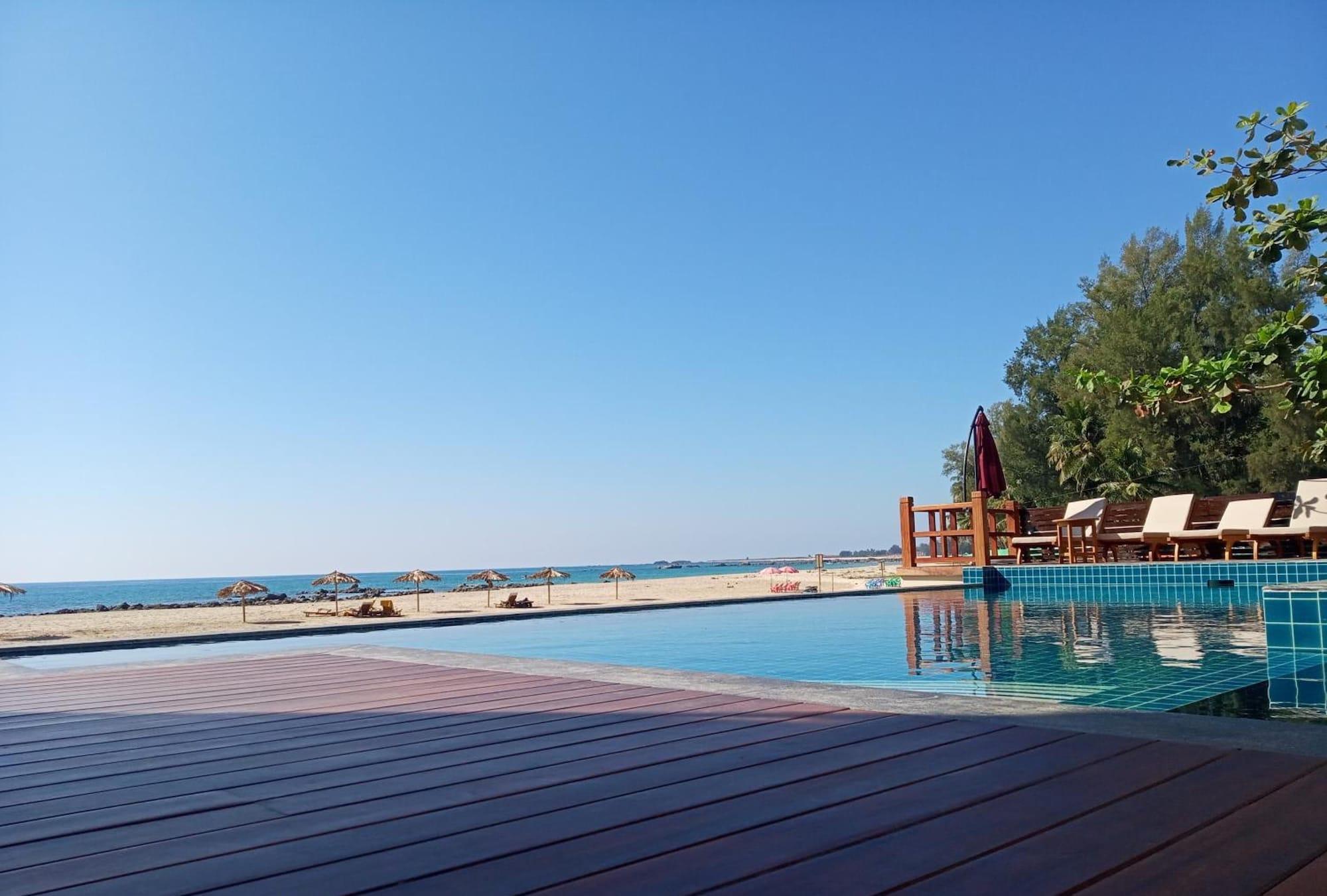 Vista Piscina Ngapali Win Hotel