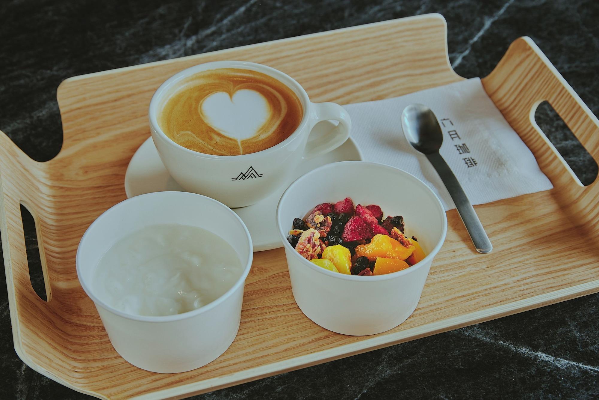 Bar/Salón FAV LUX HIDATAKAYAMA