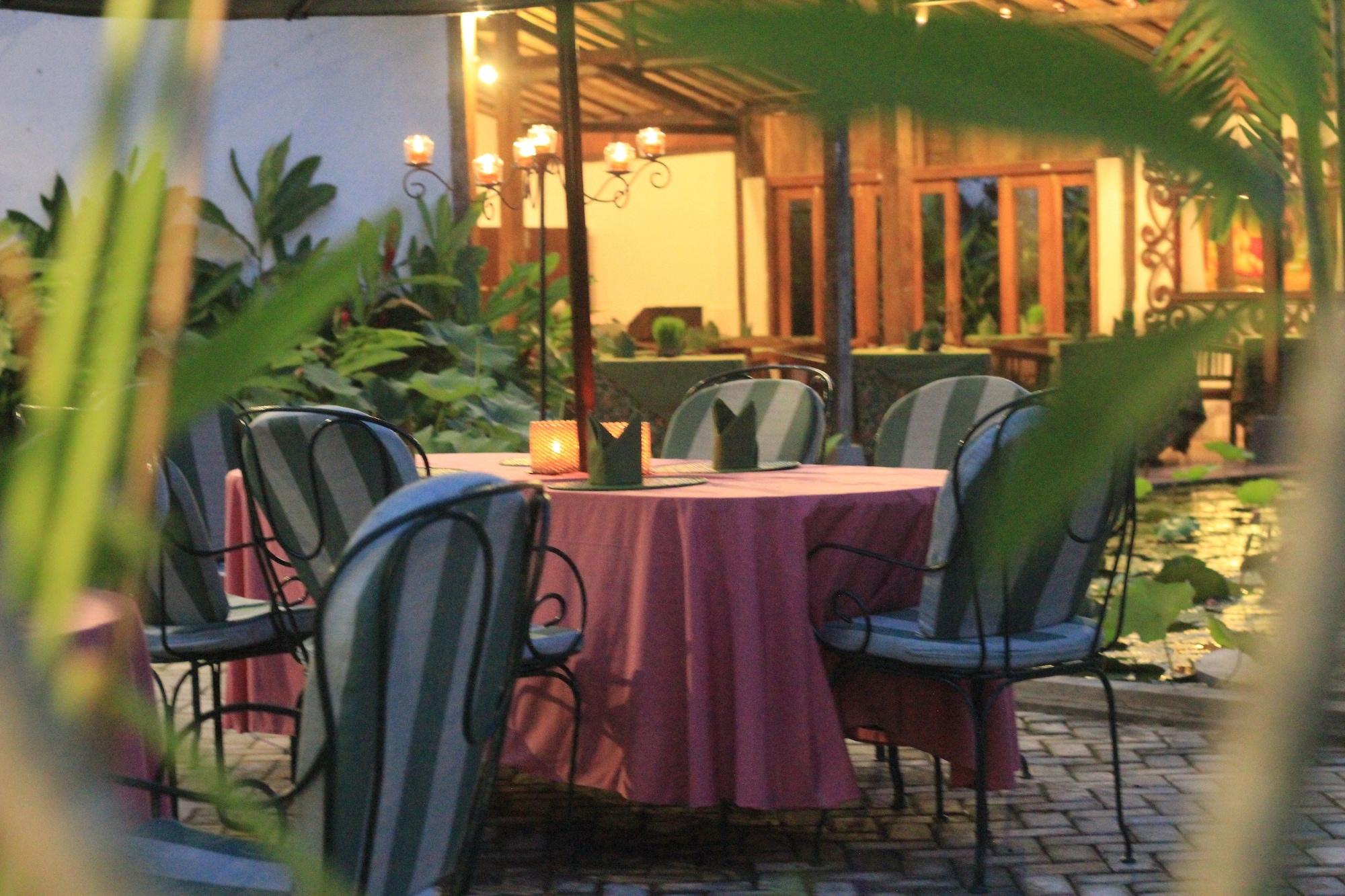 Restaurant d'Omah Hotel Yogya