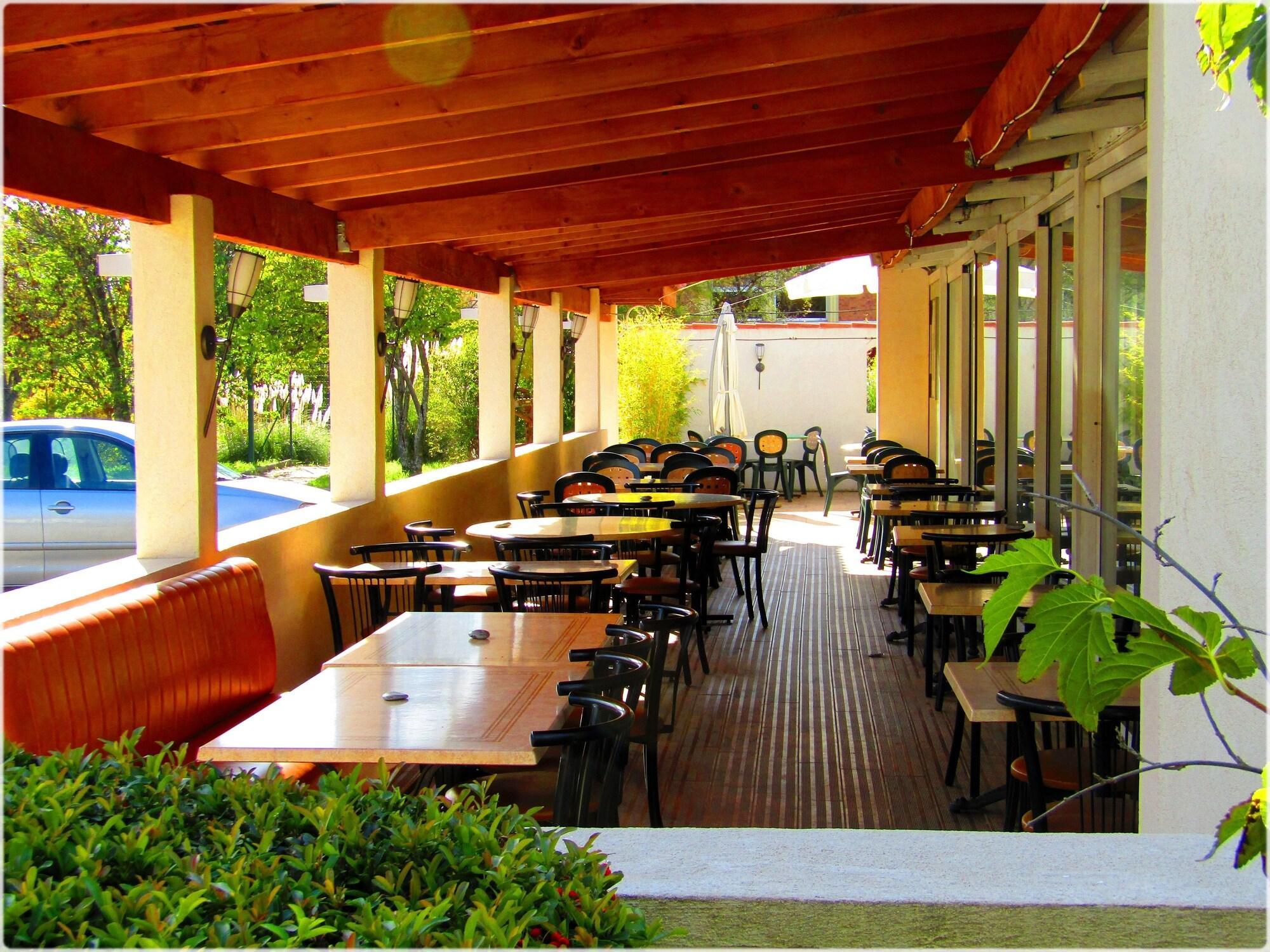 Restaurant P'tit Dej-HOTEL Aix-en-Provence