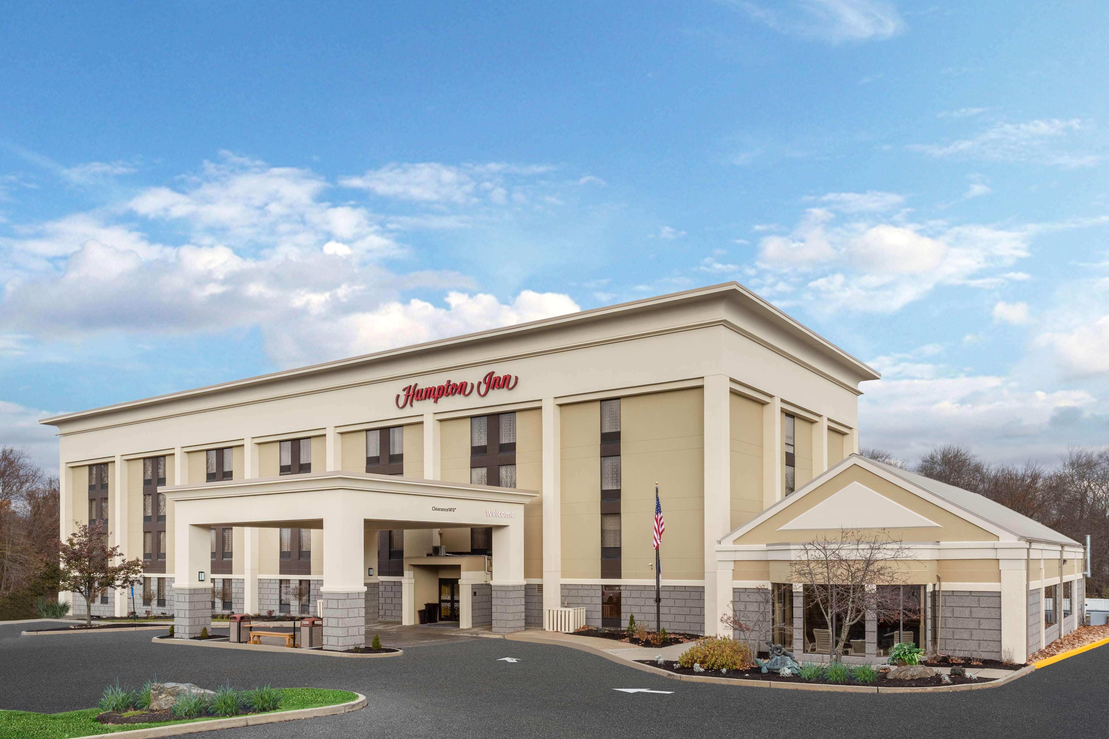 Vista Exterior Hampton Inn Groton