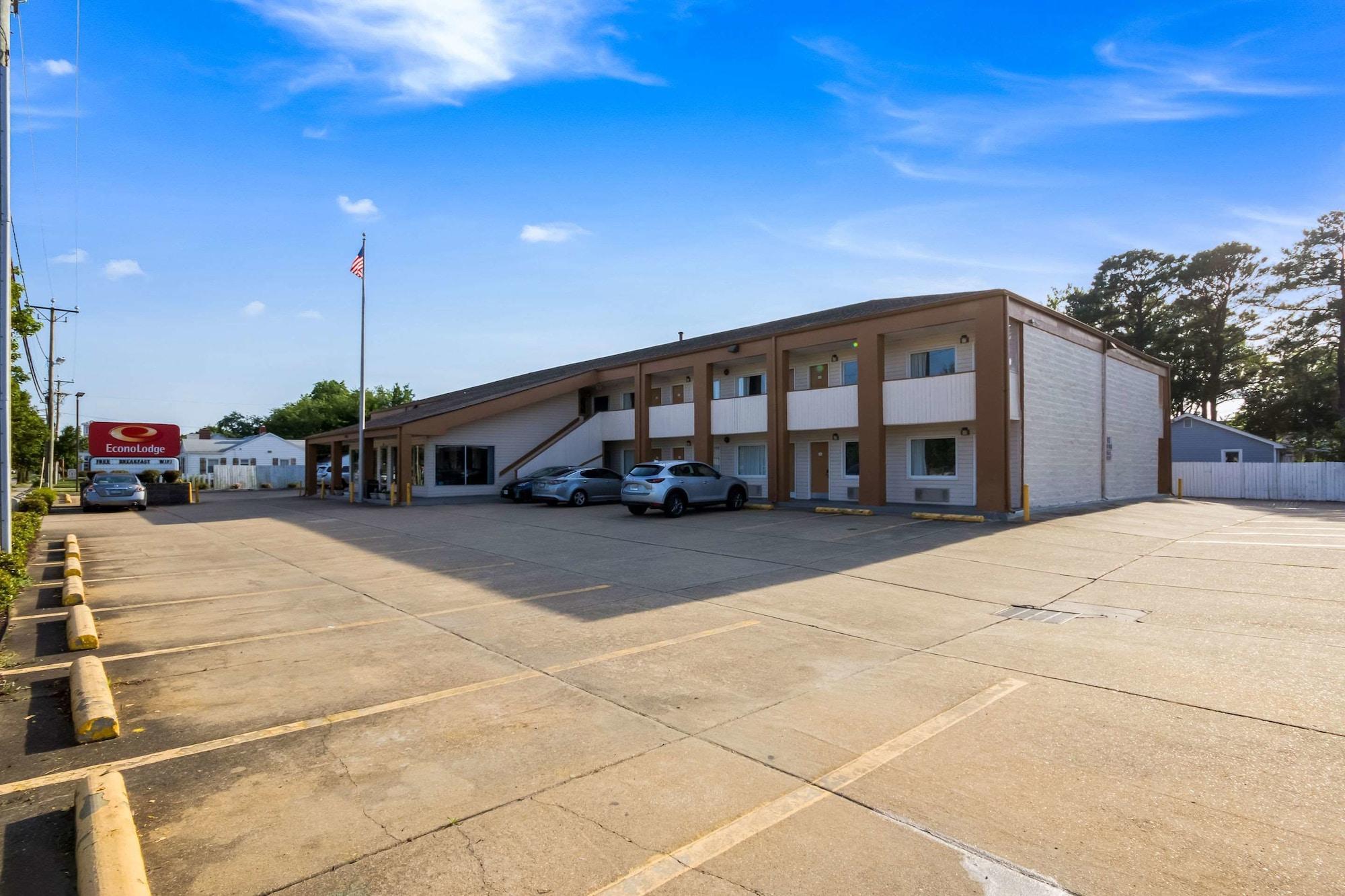 Varios Econo Lodge Little Creek