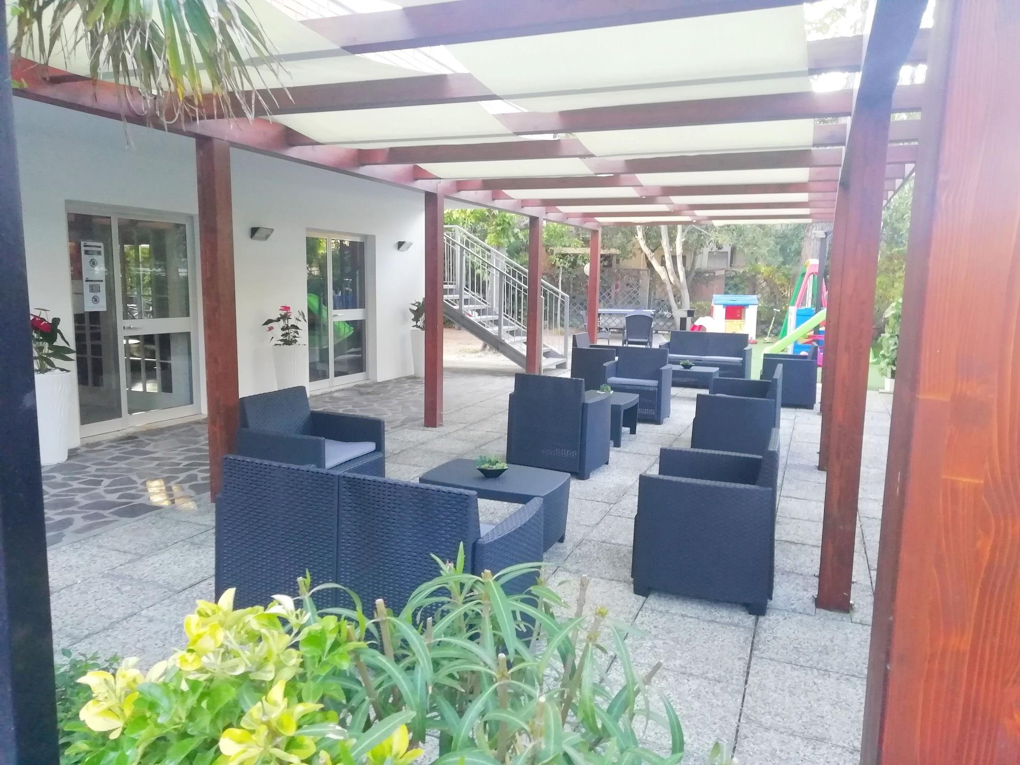 Vista Exterior Hotel Rita