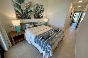 Alquiler Vacacional - Impeccable 2-bed Apartment in Camarate Hills