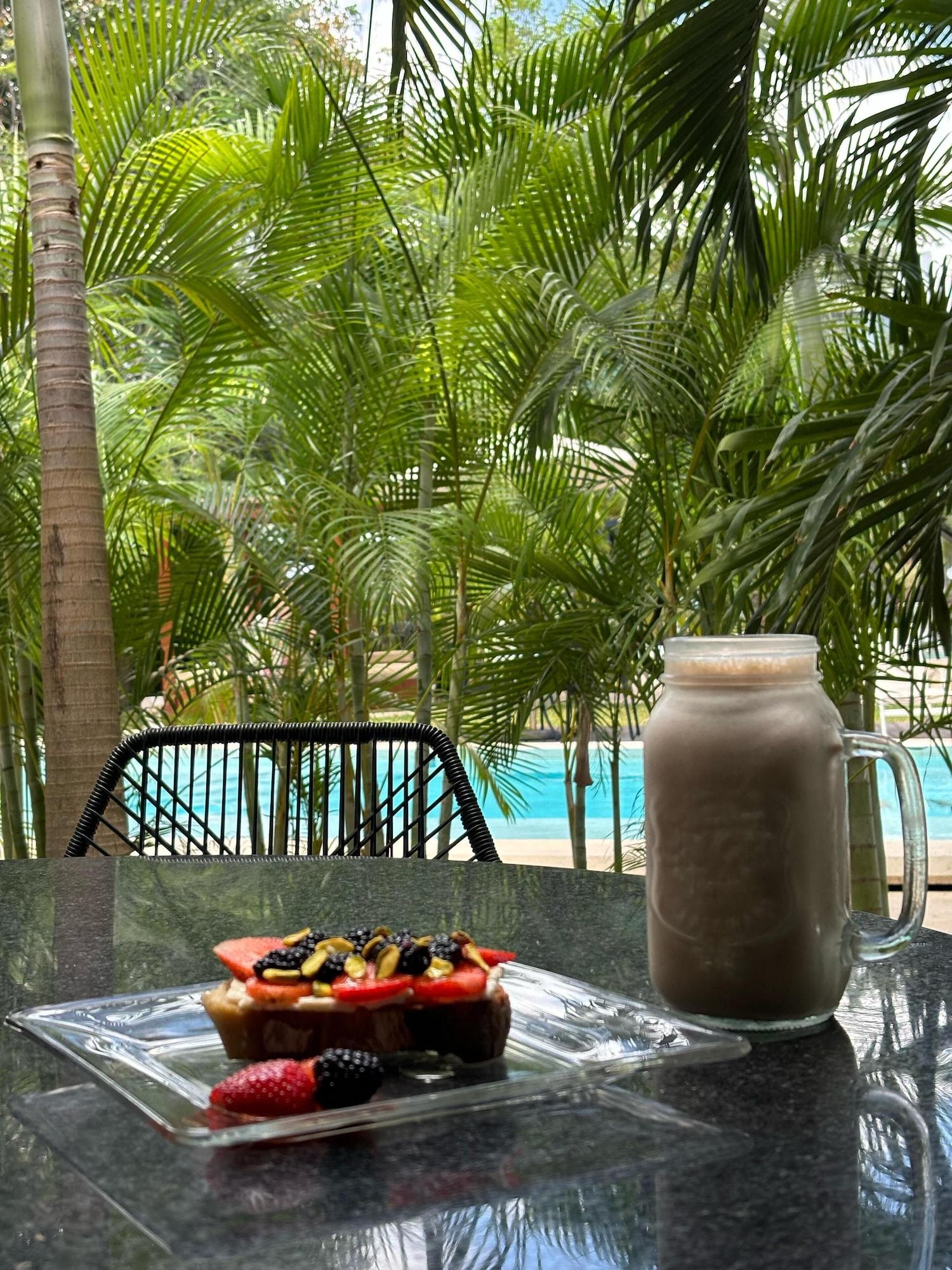 Restaurant STARFIT Hotel Boutique with access Beachclub, Gym & Spa