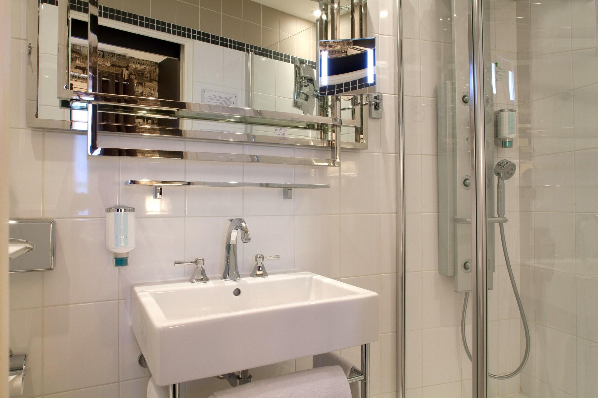 Equipamiento de Habitación Le Petit Madeleine Hôtel
