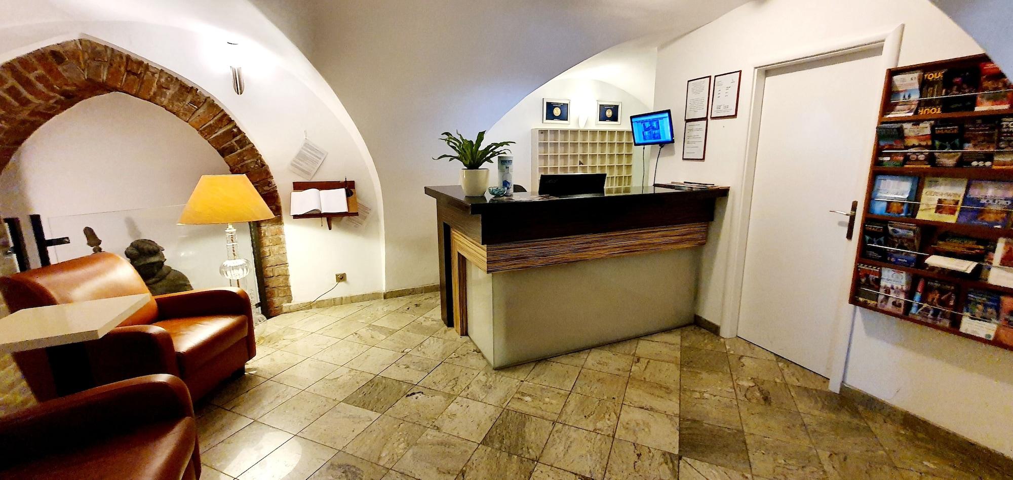 Vista Lobby Hotel Metamorphis