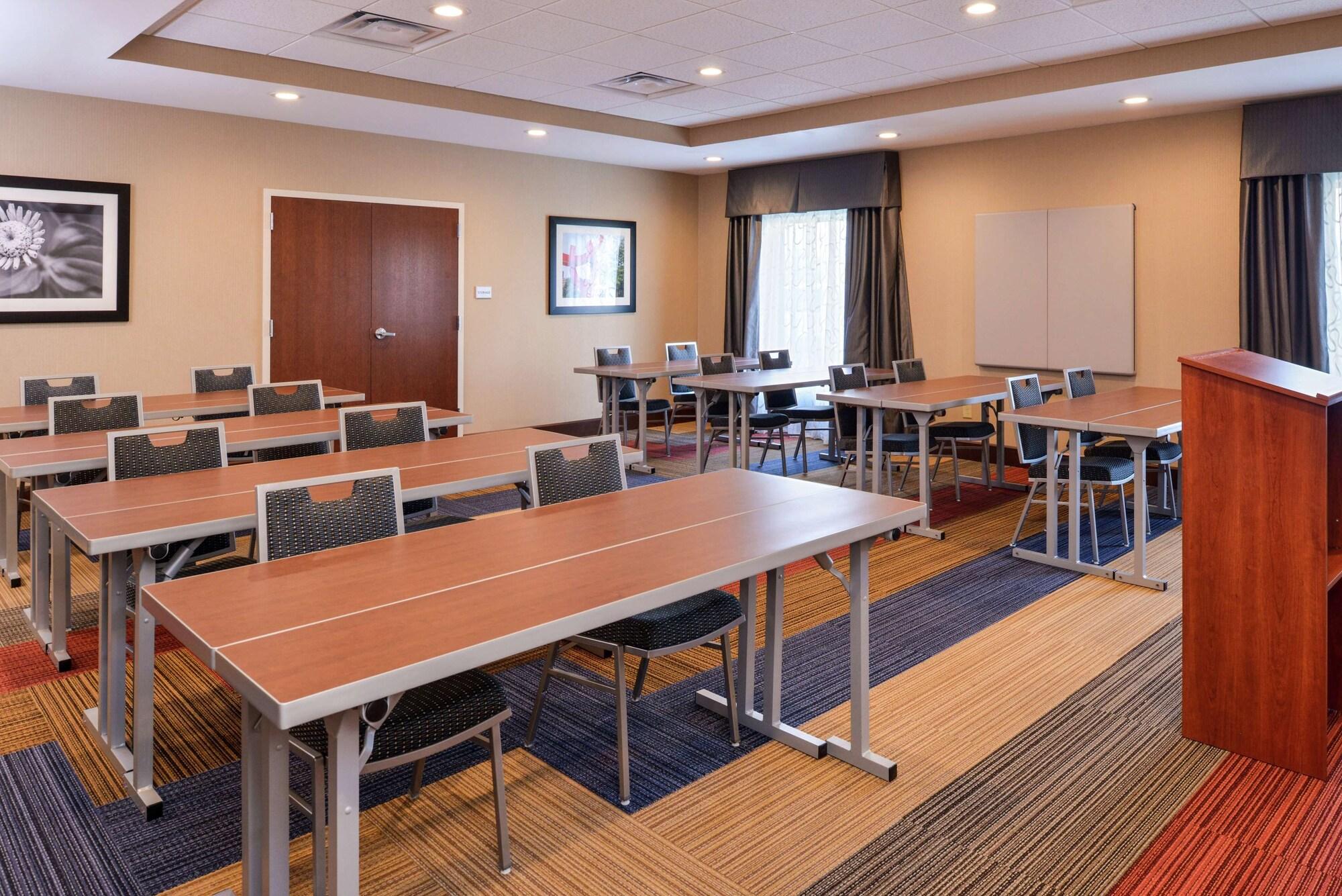 Sala de Reuniones Hampton Inn & Suites by Hilton Lonoke