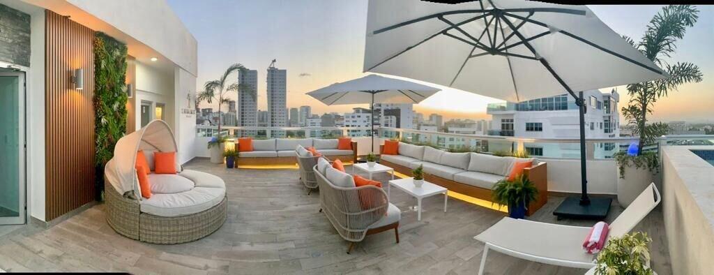 Varios Central Suites Tower