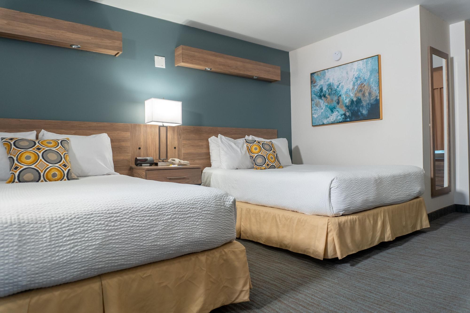 Habitación Days Inn & Suites by Wyndham Niagara Falls Centre St. By the Falls