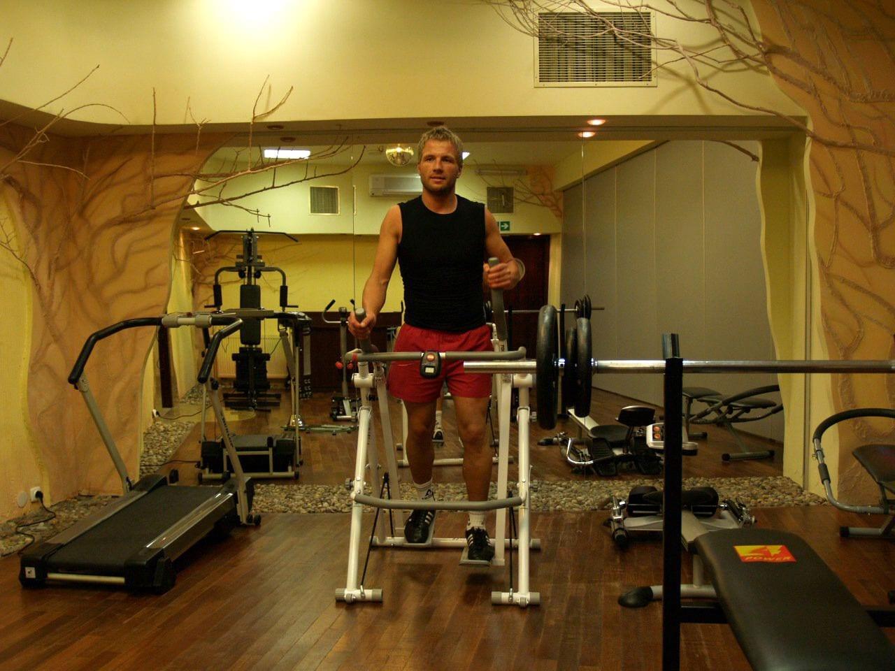 Gimnasio Hotel ARA Restauracja Club